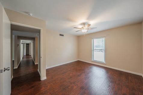 2710 Ashglen Drive Garland TX 75043