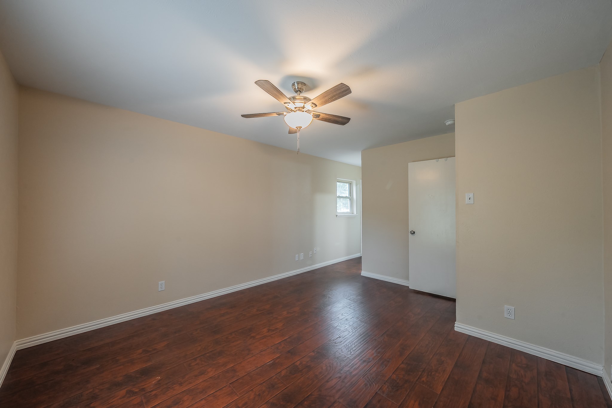 2710 Ashglen Drive Garland TX 75043