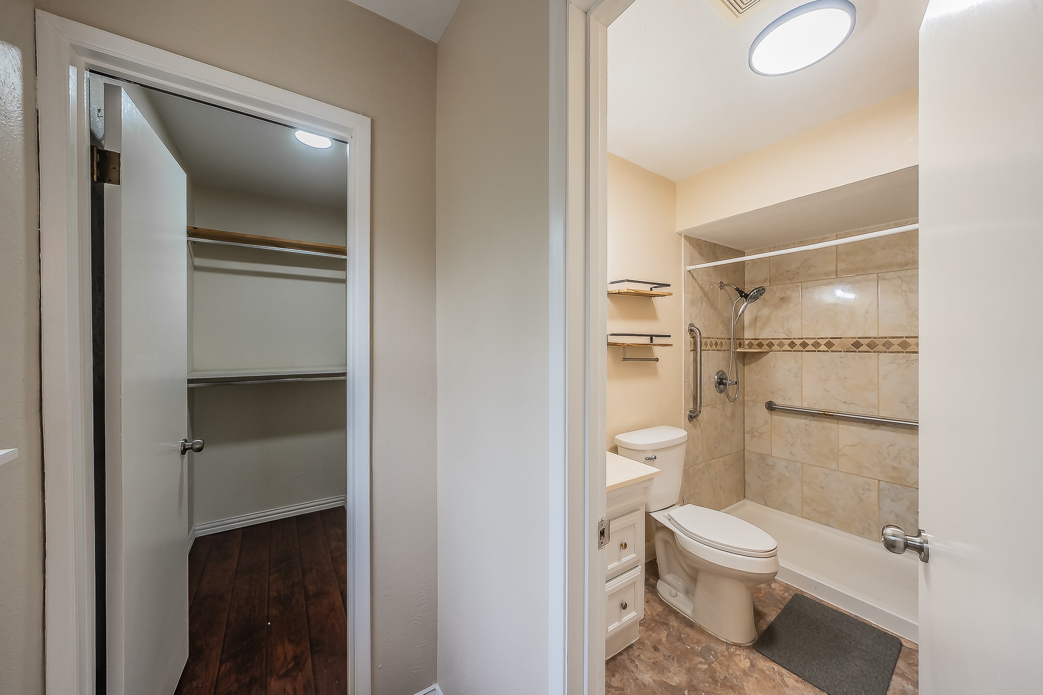 2710 Ashglen Drive Garland TX 75043