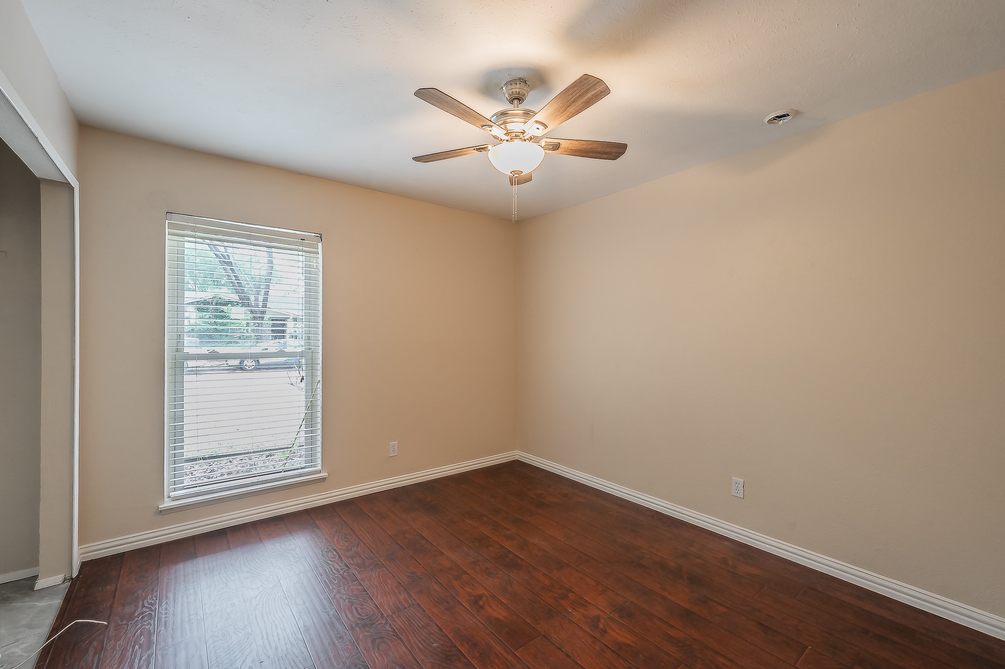 2710 Ashglen Drive Garland TX 75043