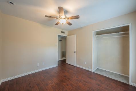 2710 Ashglen Drive Garland TX 75043