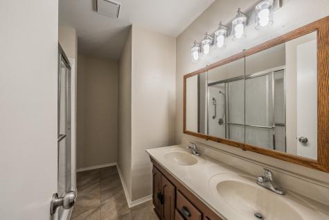 2710 Ashglen Drive Garland TX 75043