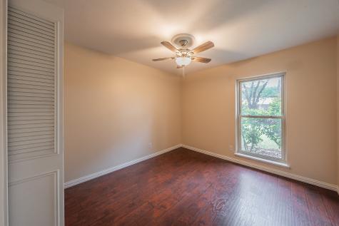 2710 Ashglen Drive Garland TX 75043