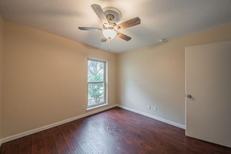 2710 Ashglen Drive Garland TX 75043