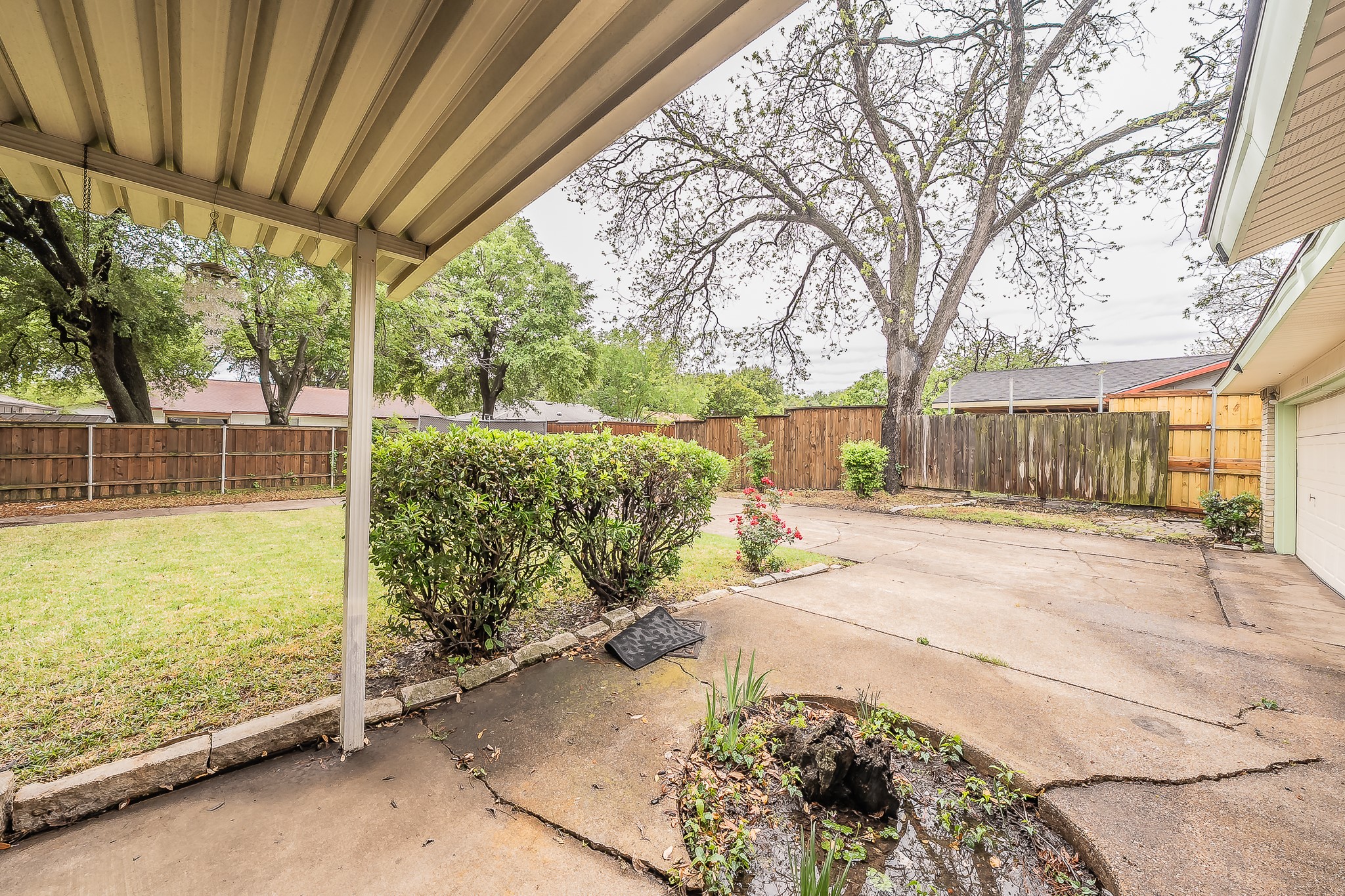 2710 Ashglen Drive Garland TX 75043