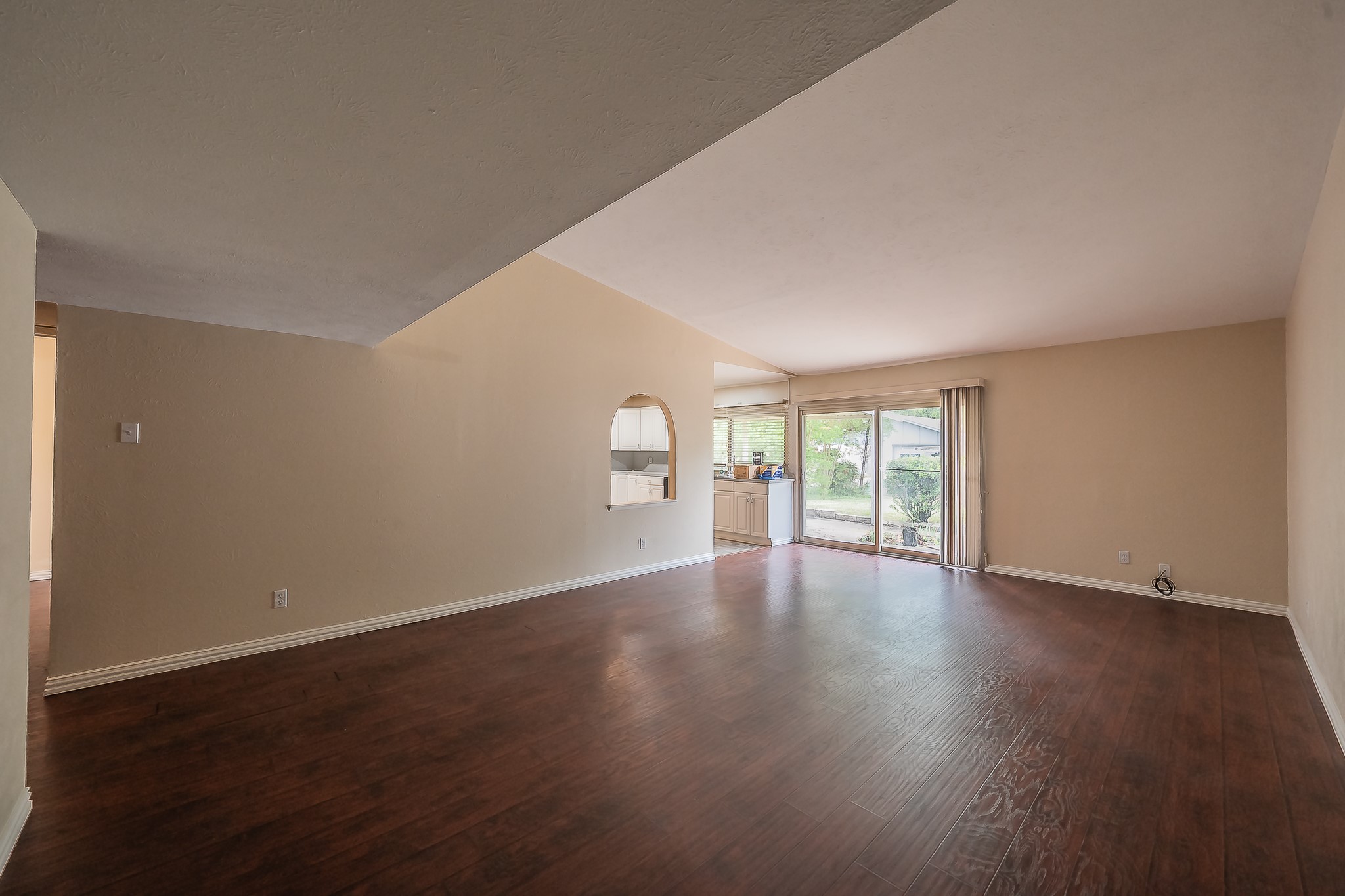 2710 Ashglen Drive Garland TX 75043
