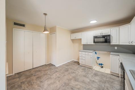 2710 Ashglen Drive Garland TX 75043