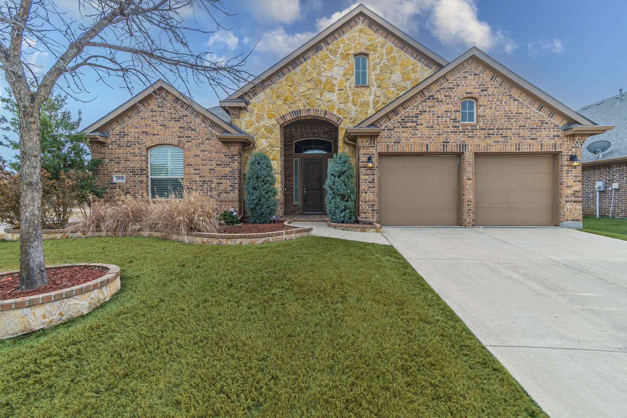 2935 Salina Drive Grand Prairie TX 75054