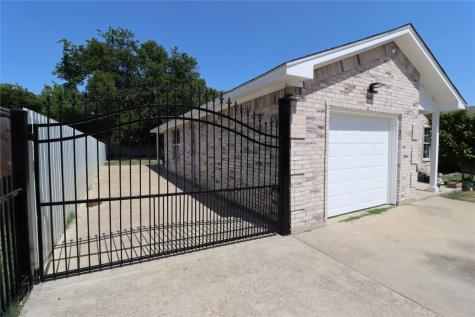 825 Pangburn Street Grand Prairie TX 75051