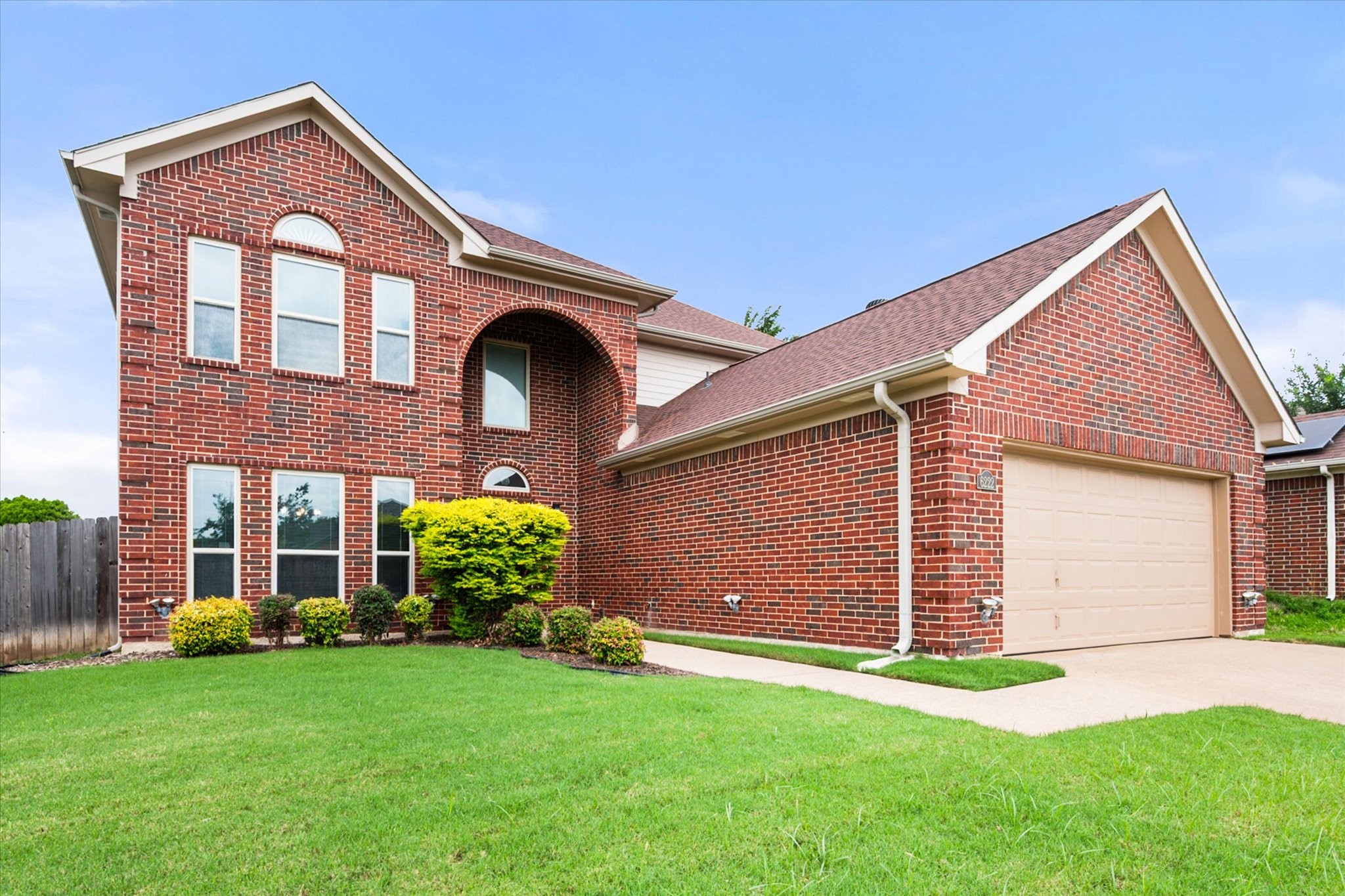 6222 St Leonard Drive Arlington TX 76001