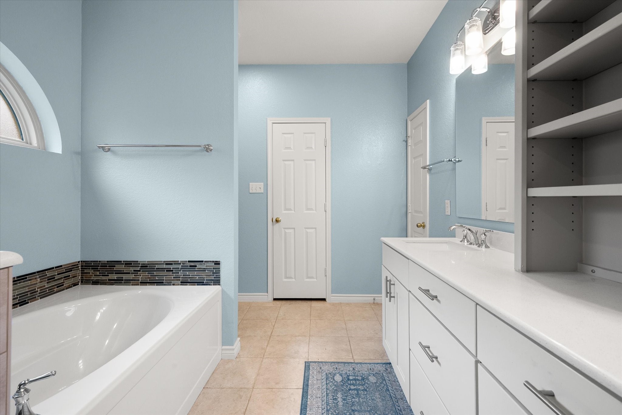 6222 St Leonard Drive Arlington TX 76001