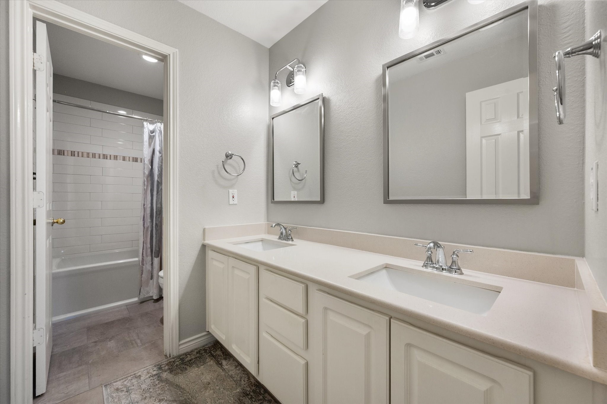 6222 St Leonard Drive Arlington TX 76001