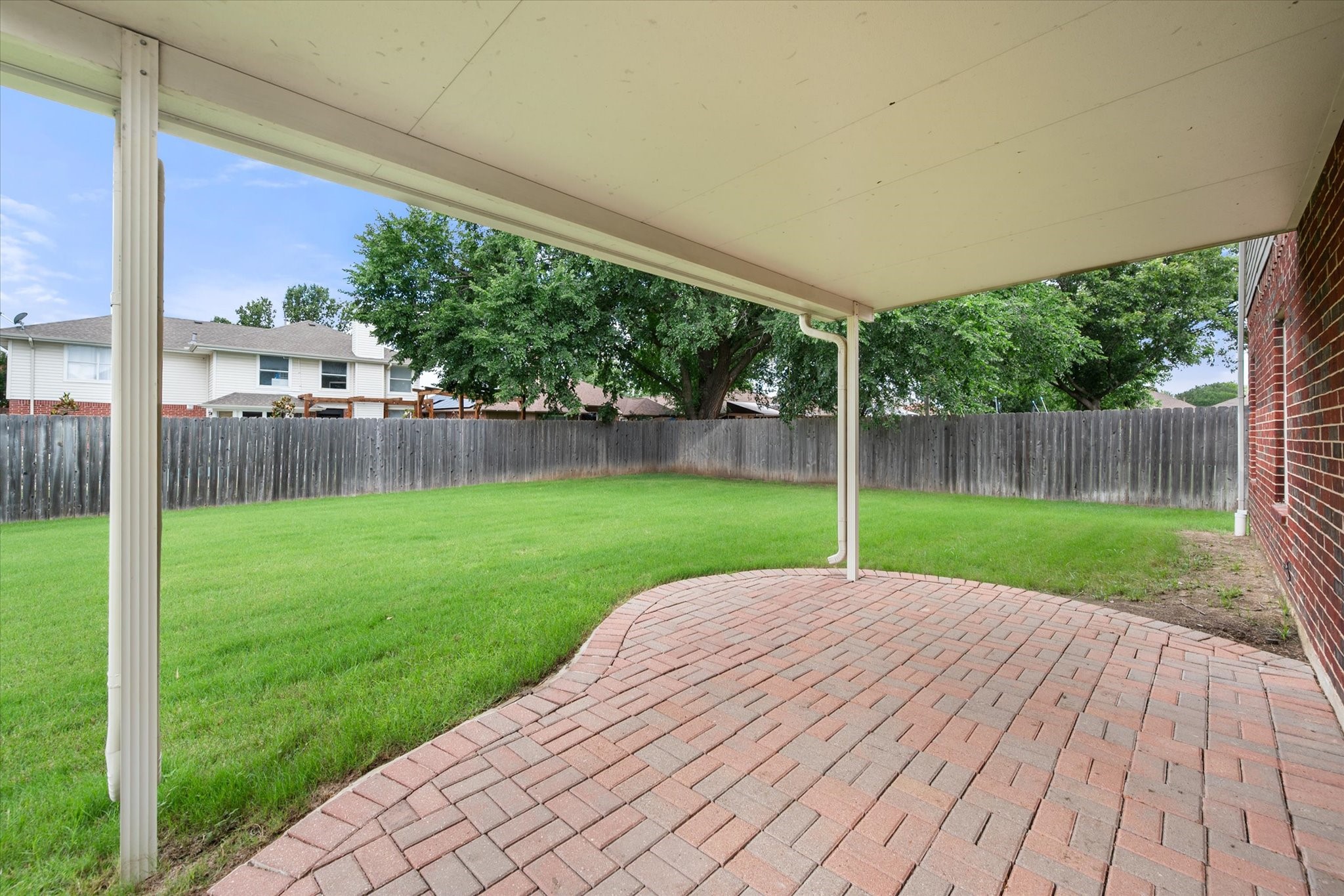 6222 St Leonard Drive Arlington TX 76001