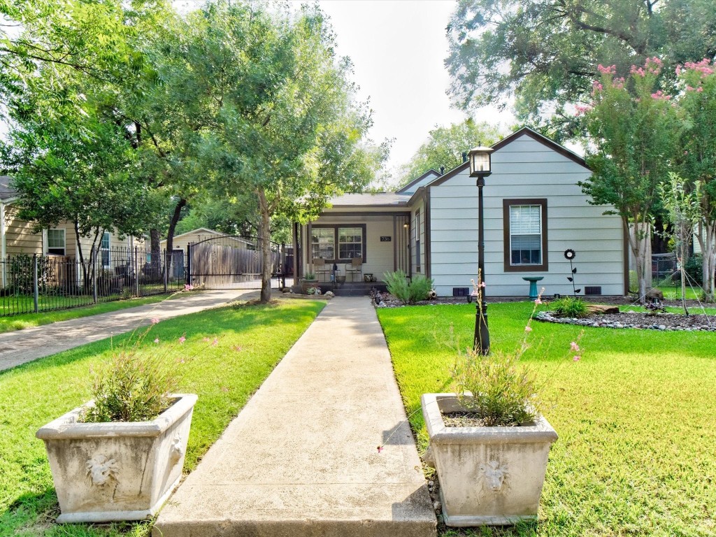 736 Northwood Road Fort Worth TX 76107