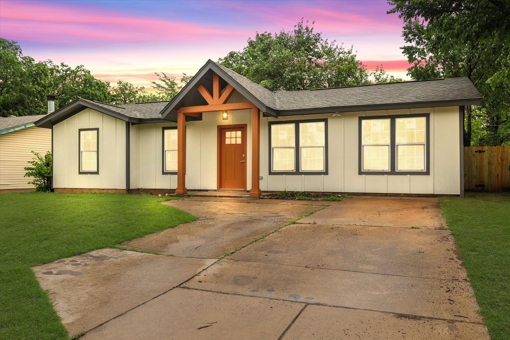 333 NW Lorna Street Burleson TX 76028