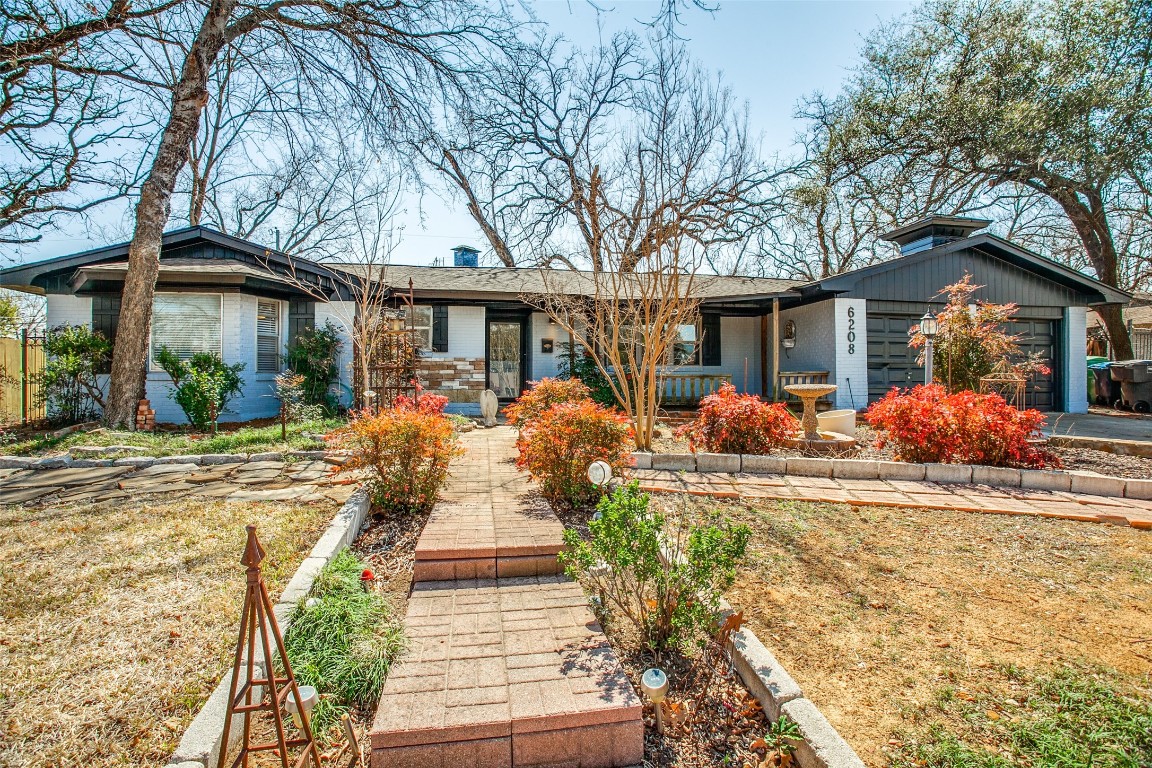 6208 Warrington Place Fort Worth TX 76112