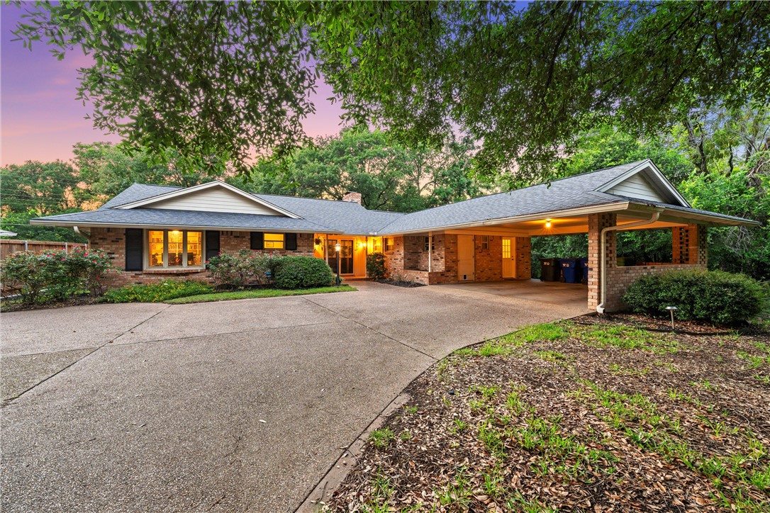 2633 Lake Oaks Road Waco TX 76710