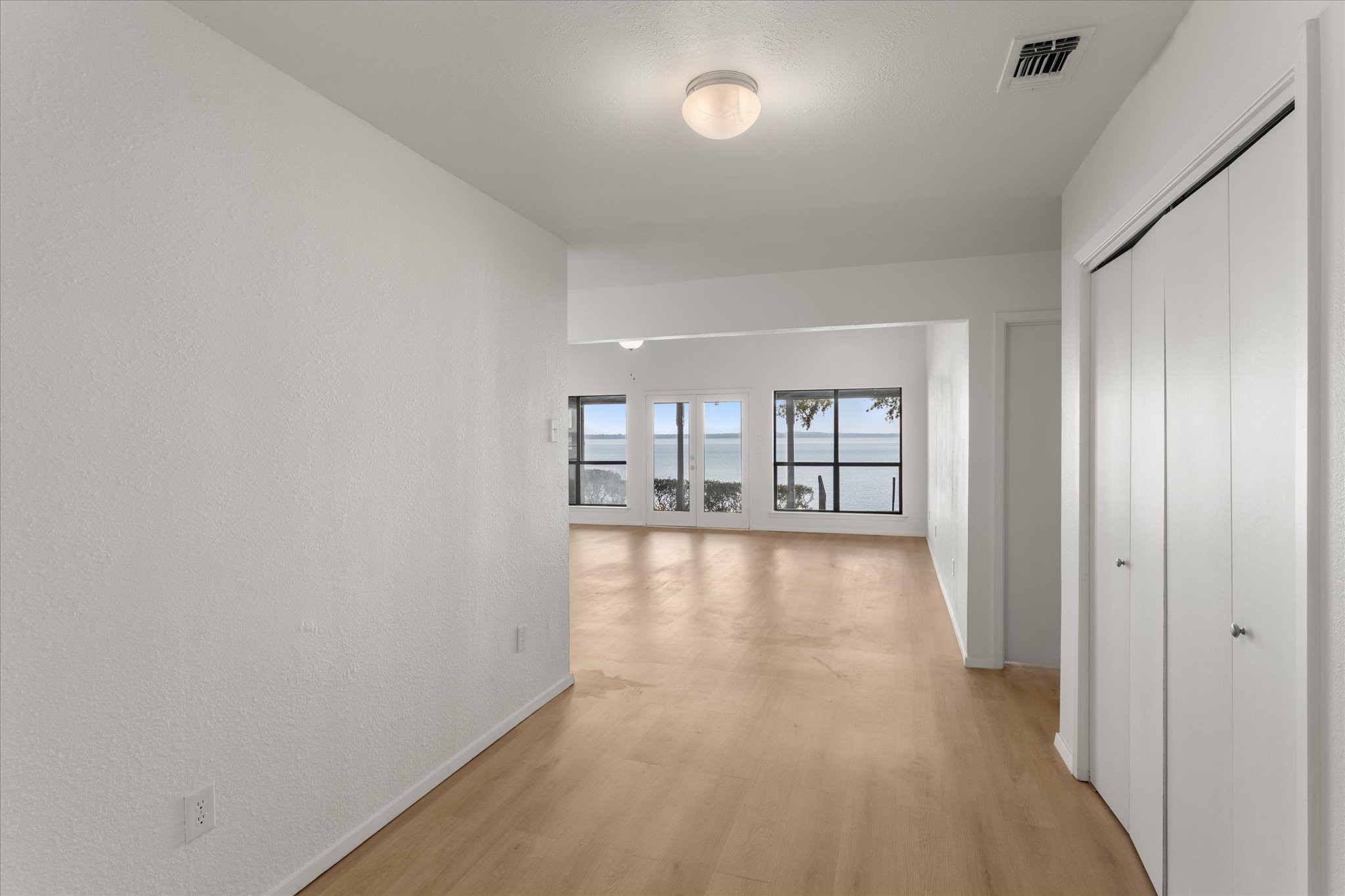 1006 Beverly Circle Tool TX 75143