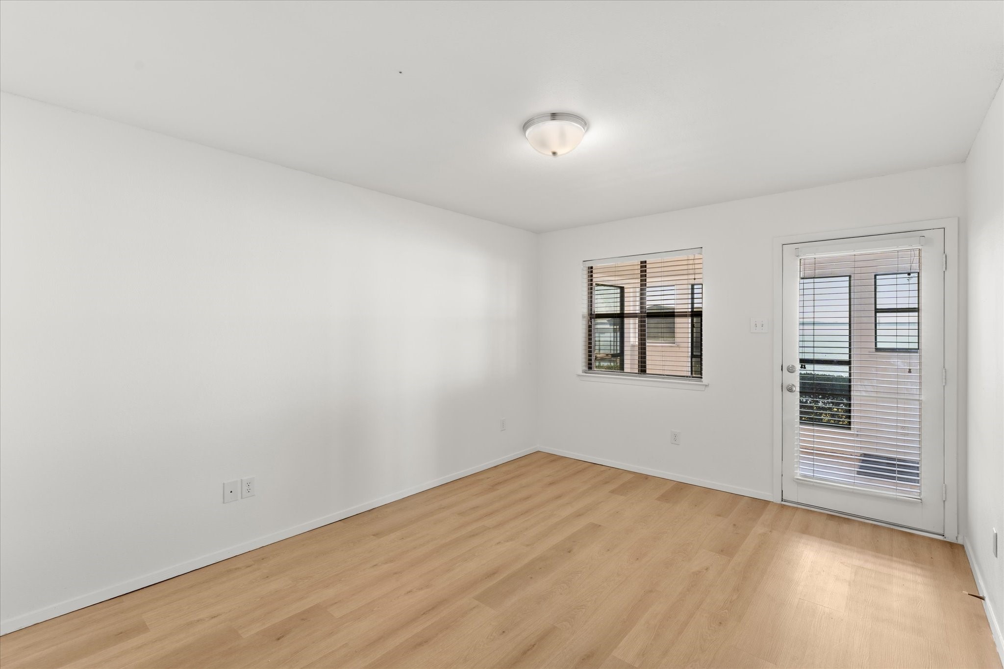 1006 Beverly Circle Tool TX 75143