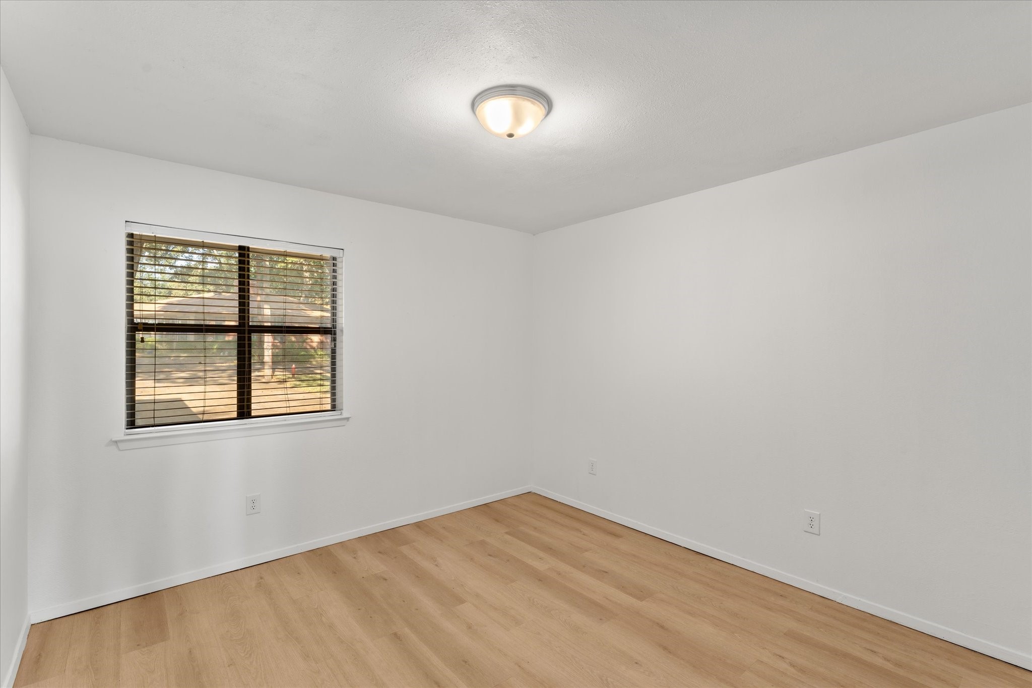 1006 Beverly Circle Tool TX 75143