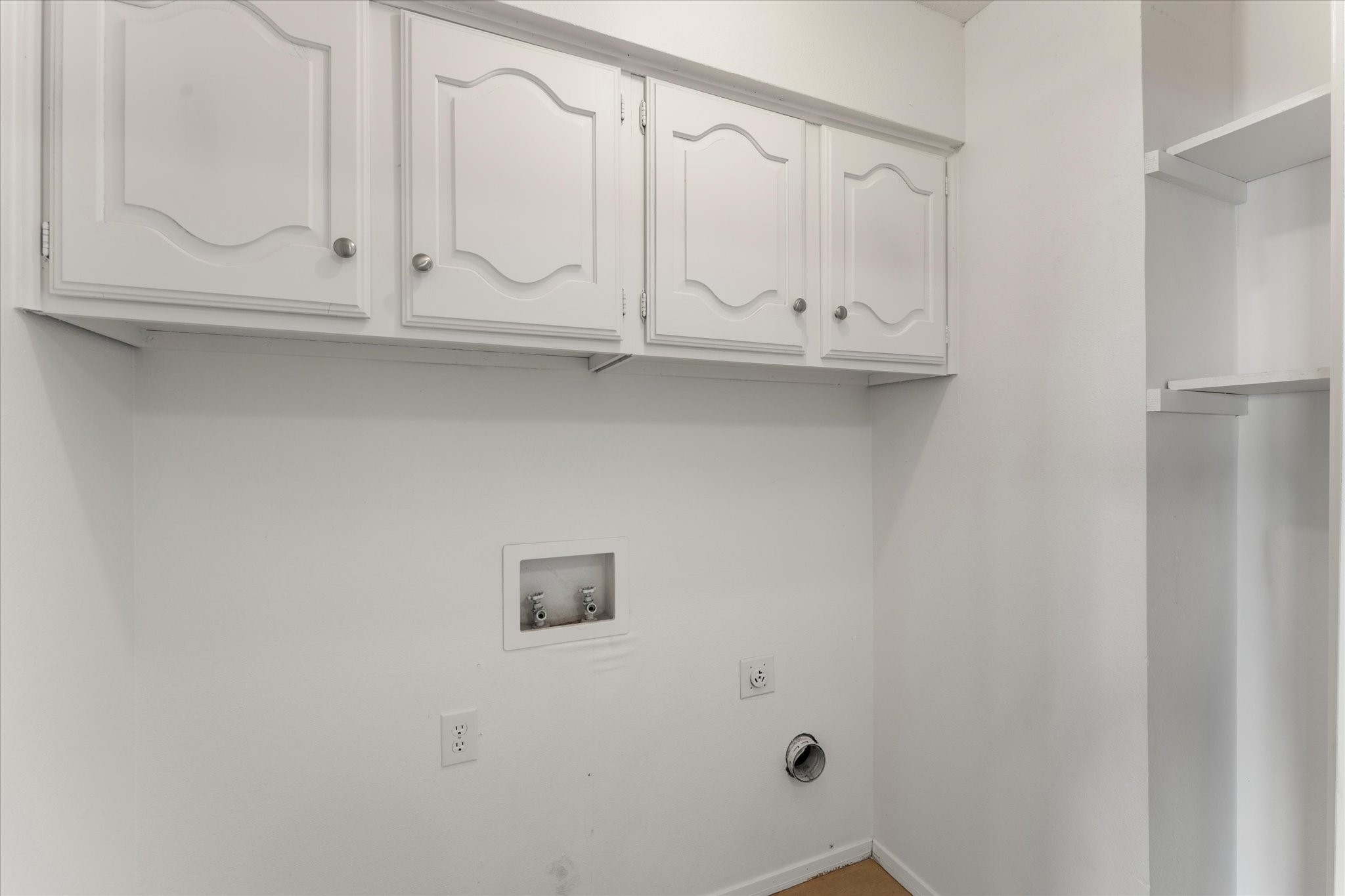 1006 Beverly Circle Tool TX 75143