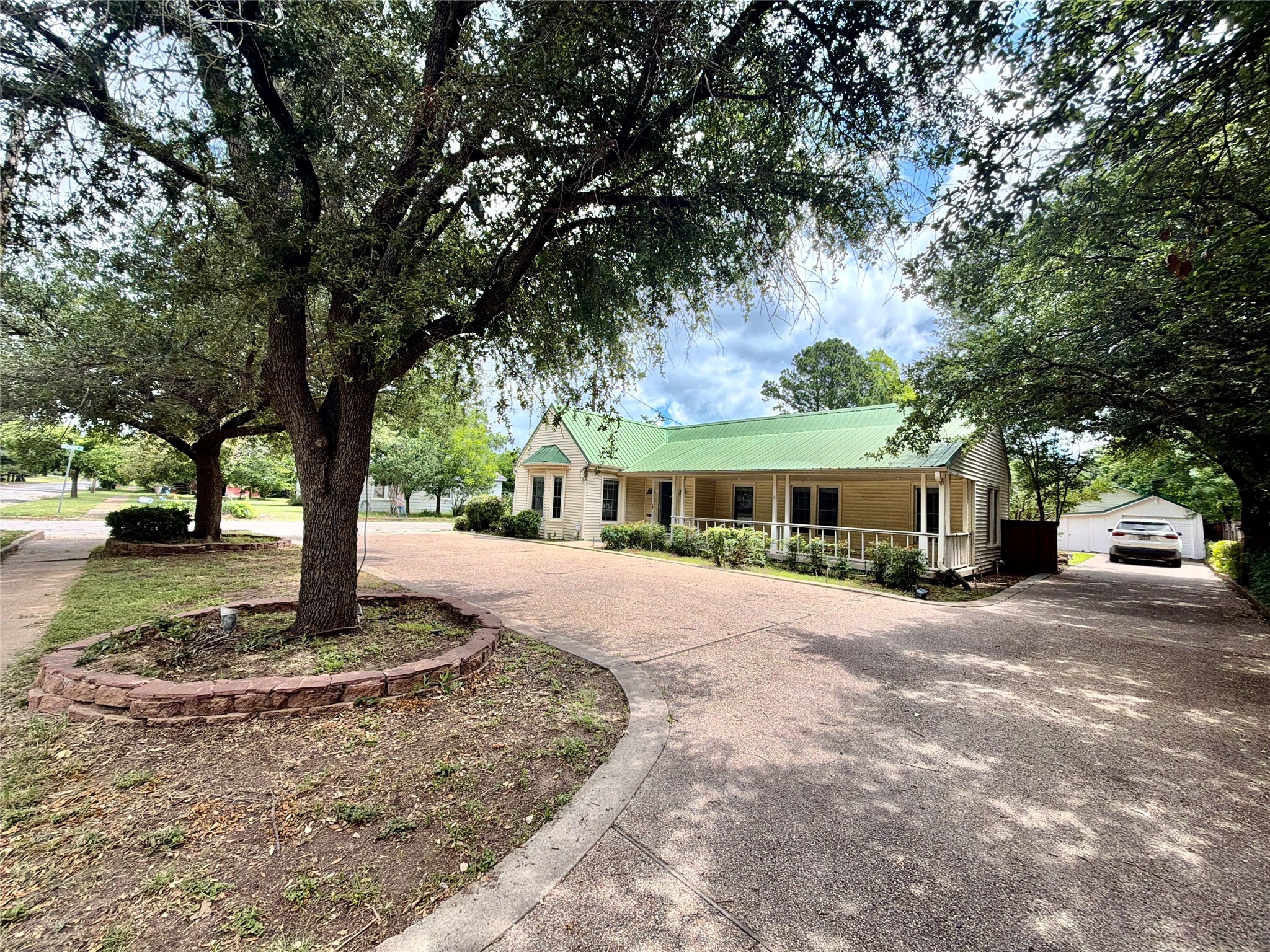 900 S Seaman Street Eastland TX 76448
