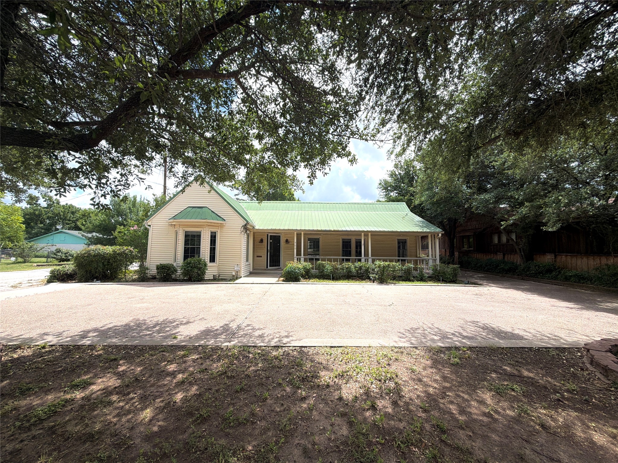 900 S Seaman Street Eastland TX 76448