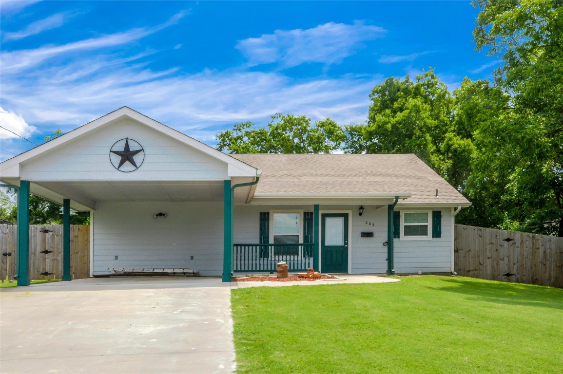 205 Chestnut Street Whitesboro TX 76273