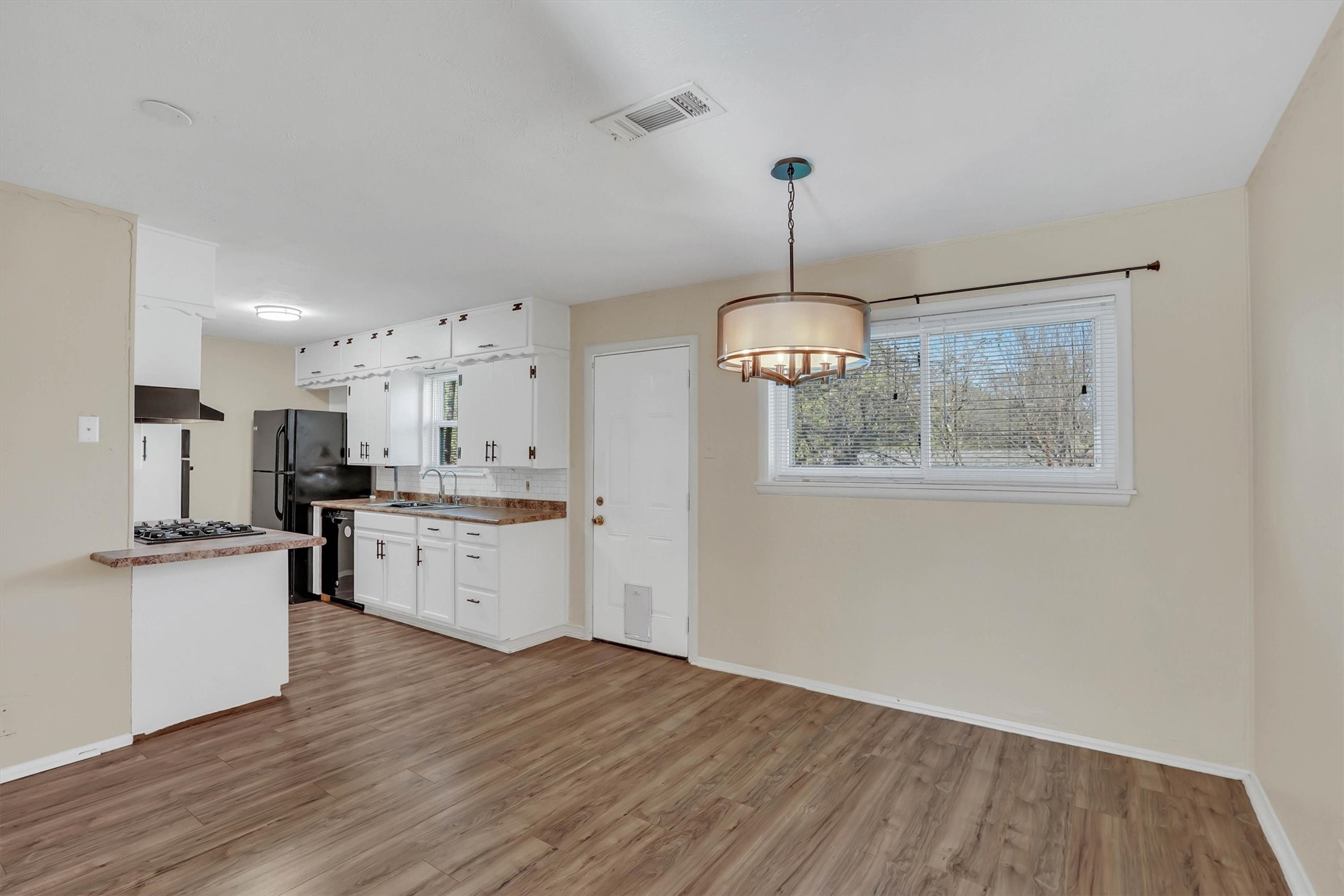 412 Fleming Drive Hurst TX 76053