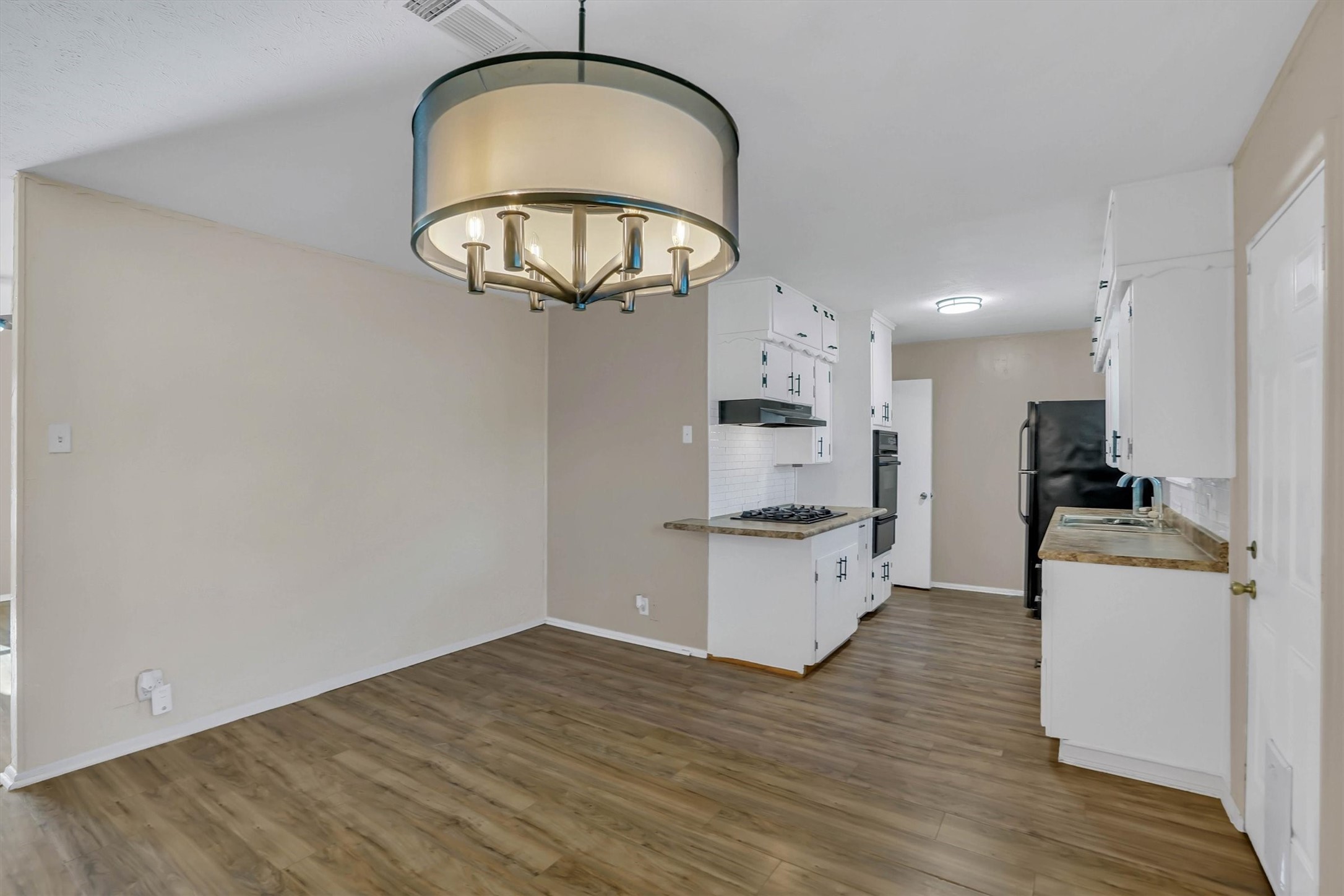 412 Fleming Drive Hurst TX 76053