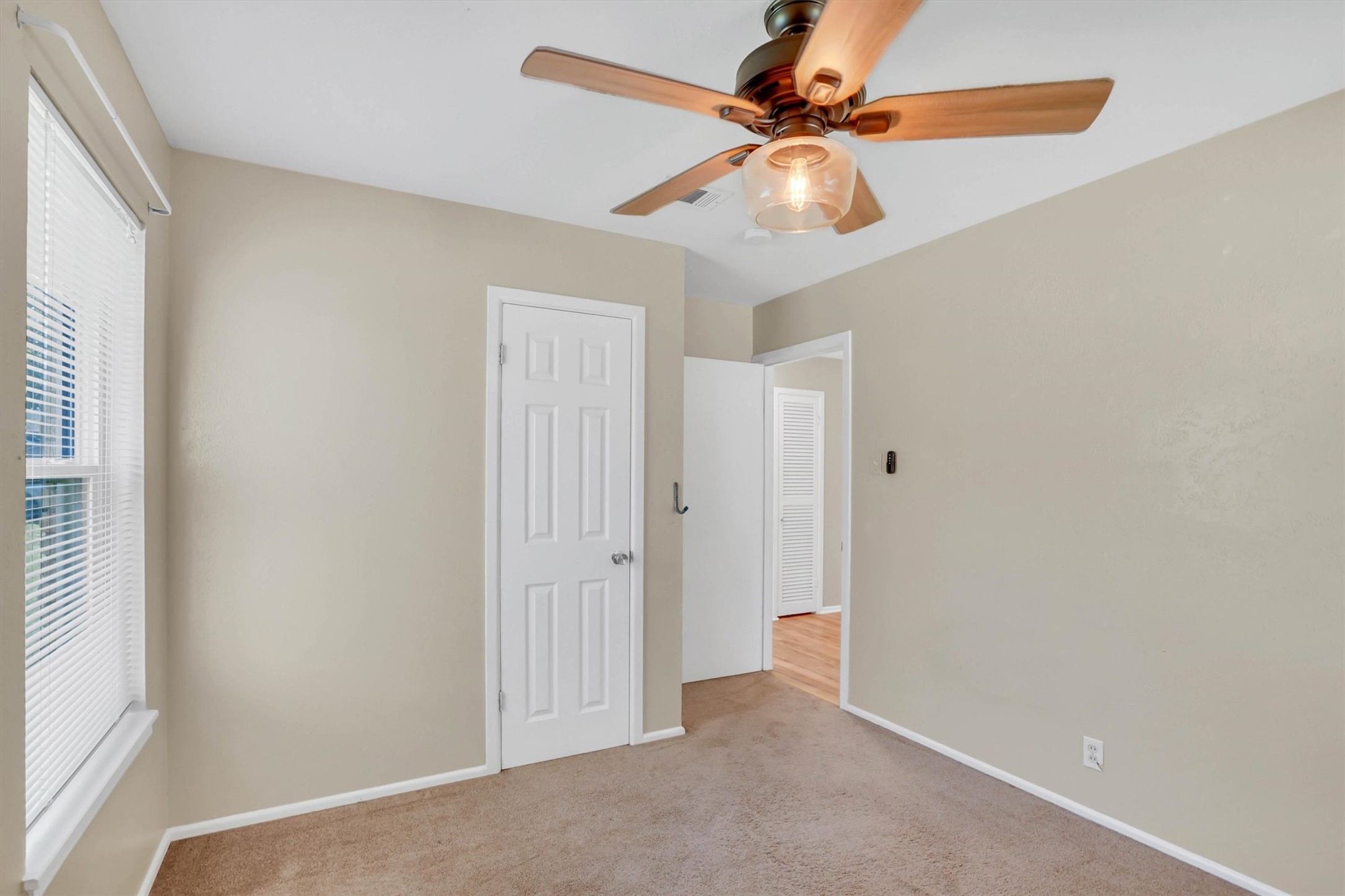 412 Fleming Drive Hurst TX 76053