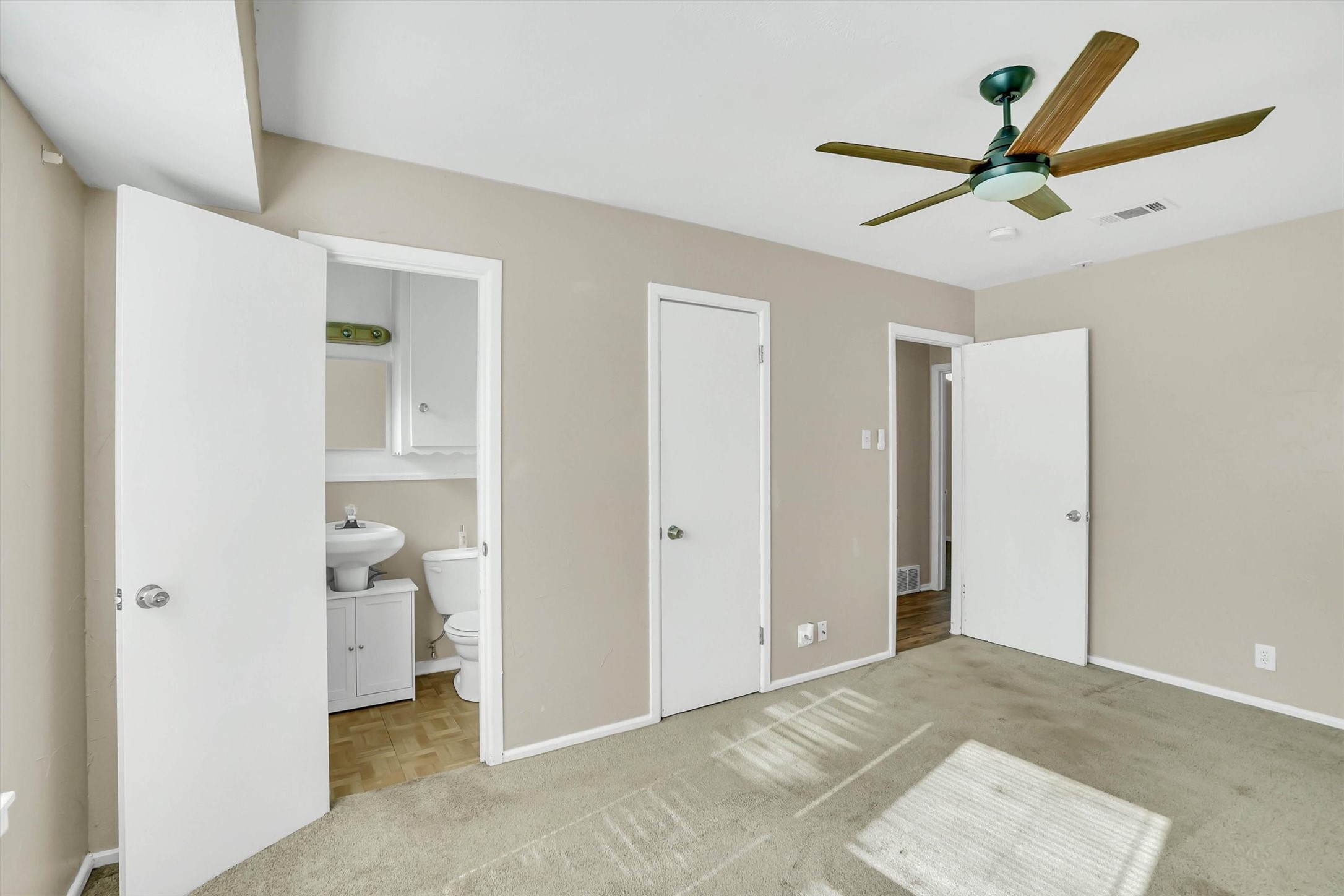 412 Fleming Drive Hurst TX 76053