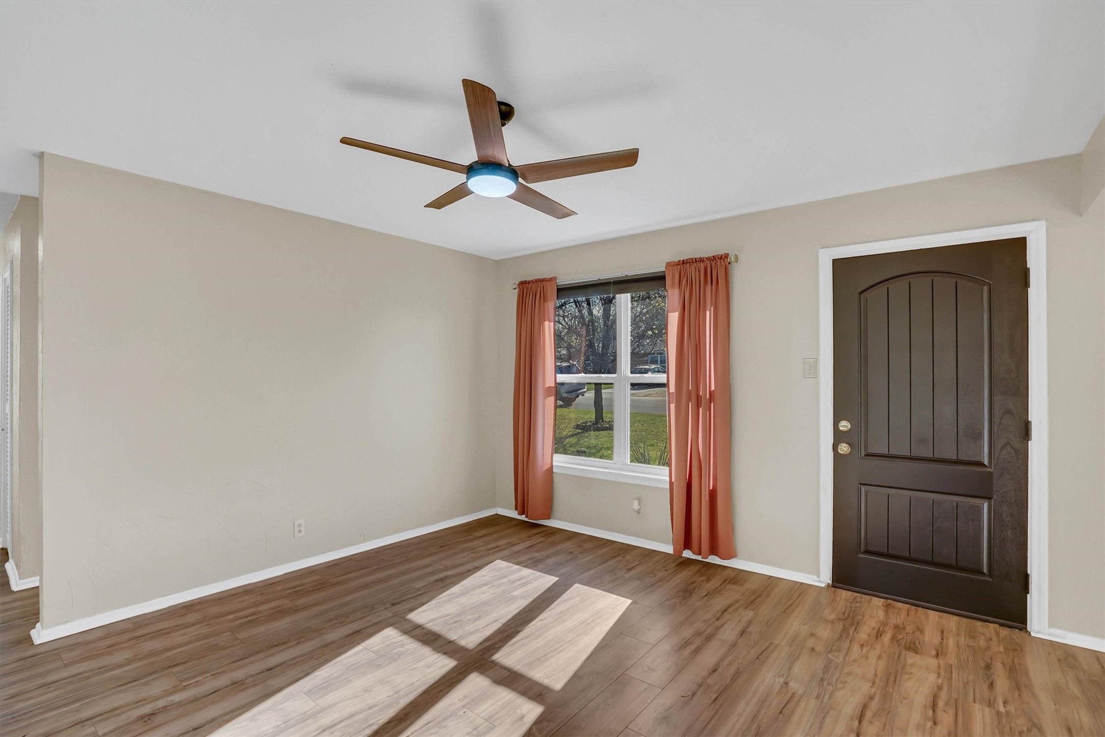 412 Fleming Drive Hurst TX 76053