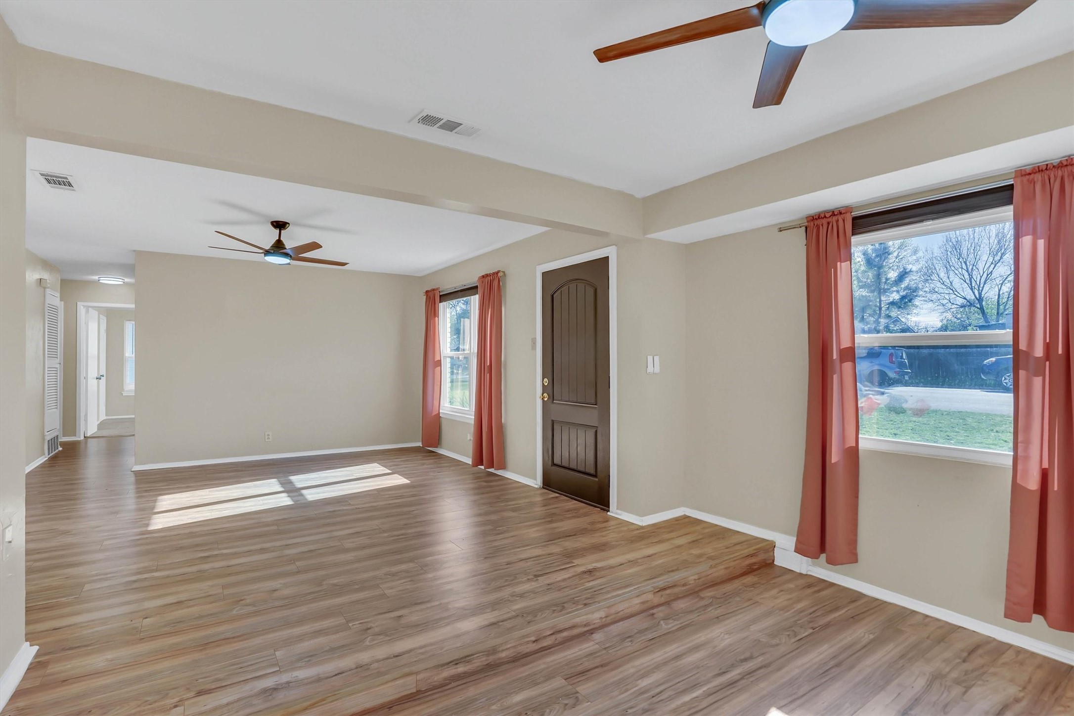 412 Fleming Drive Hurst TX 76053