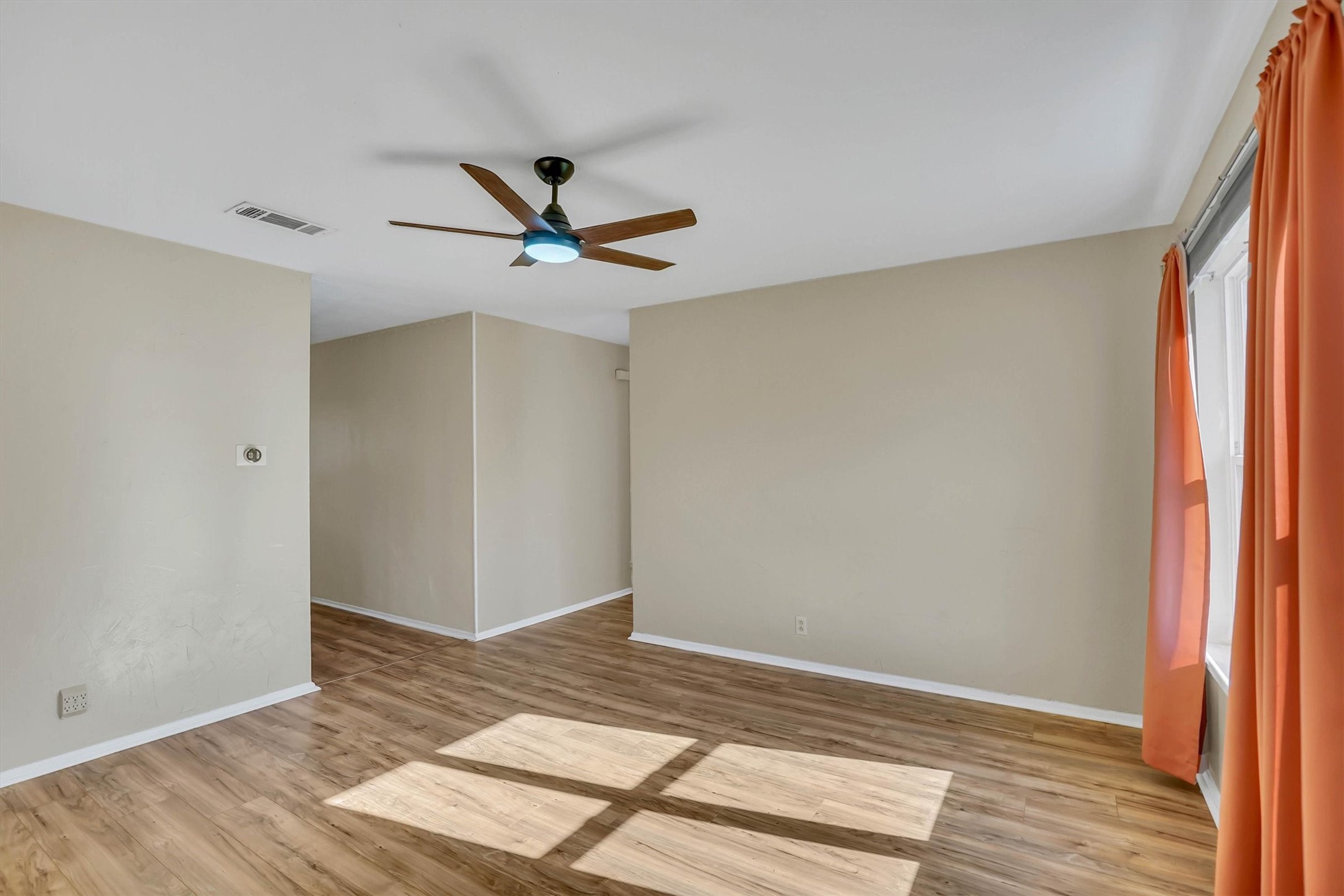 412 Fleming Drive Hurst TX 76053
