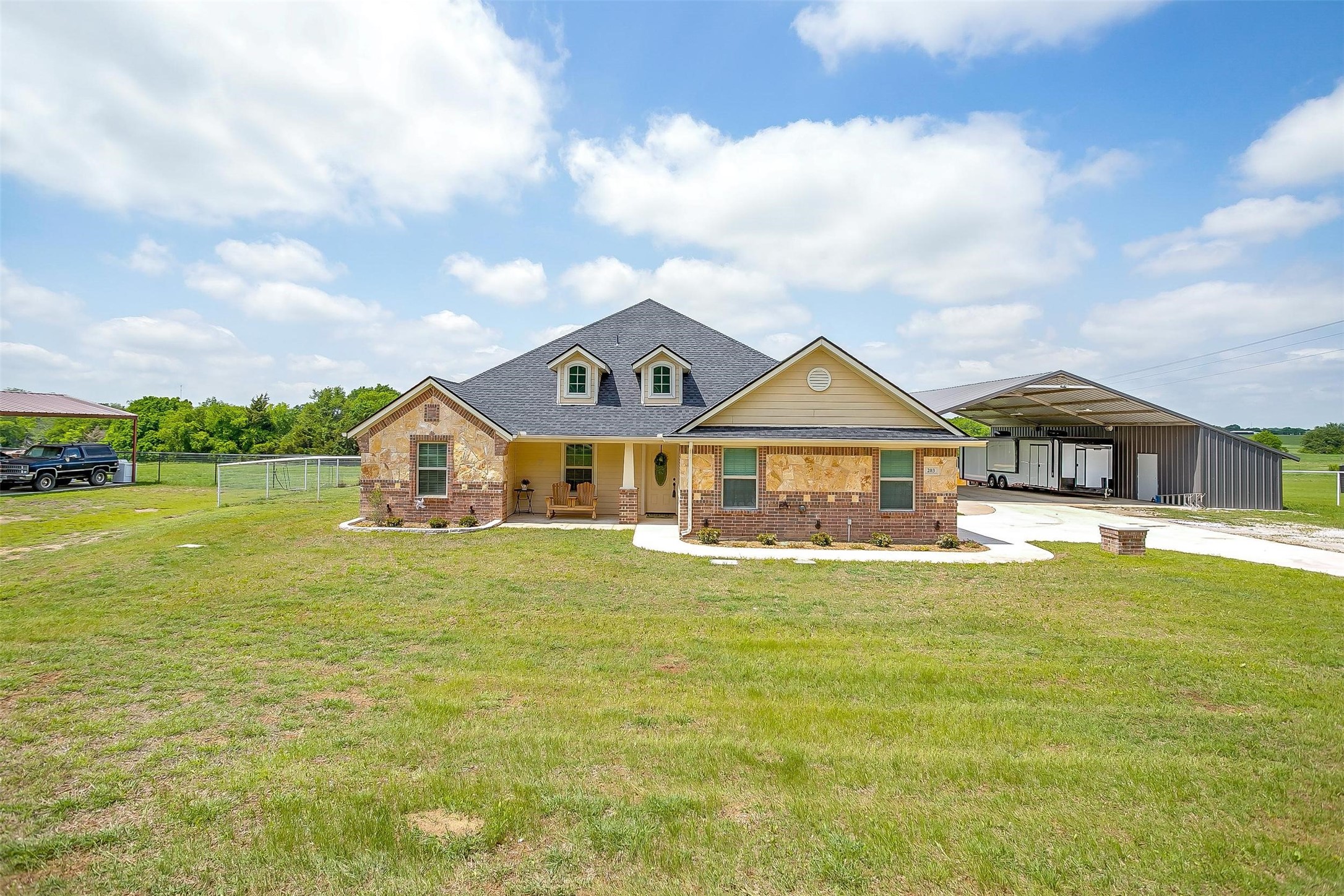 203 County Road 4221 Decatur TX 76234