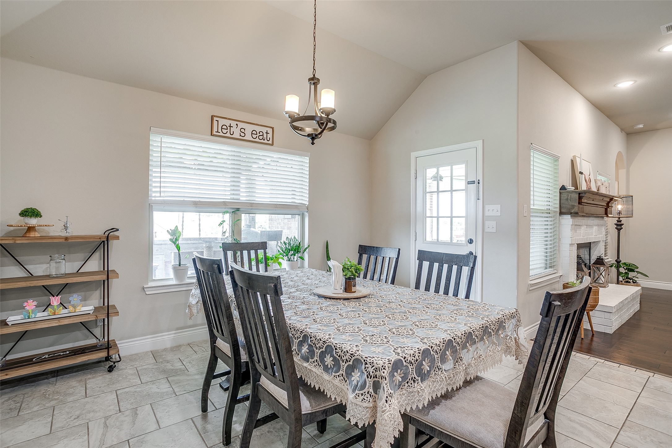 203 County Road 4221 Decatur TX 76234