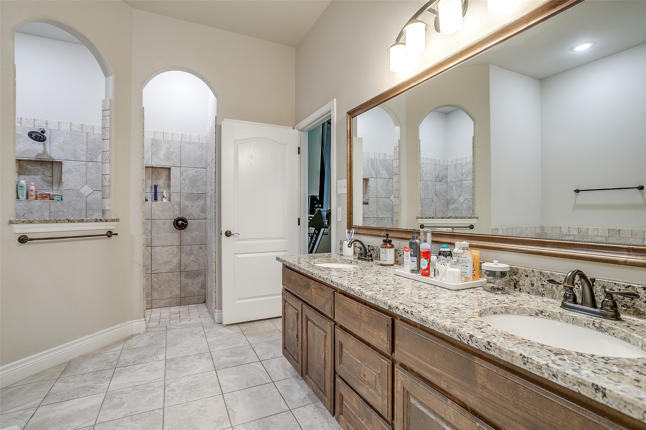 203 County Road 4221 Decatur TX 76234