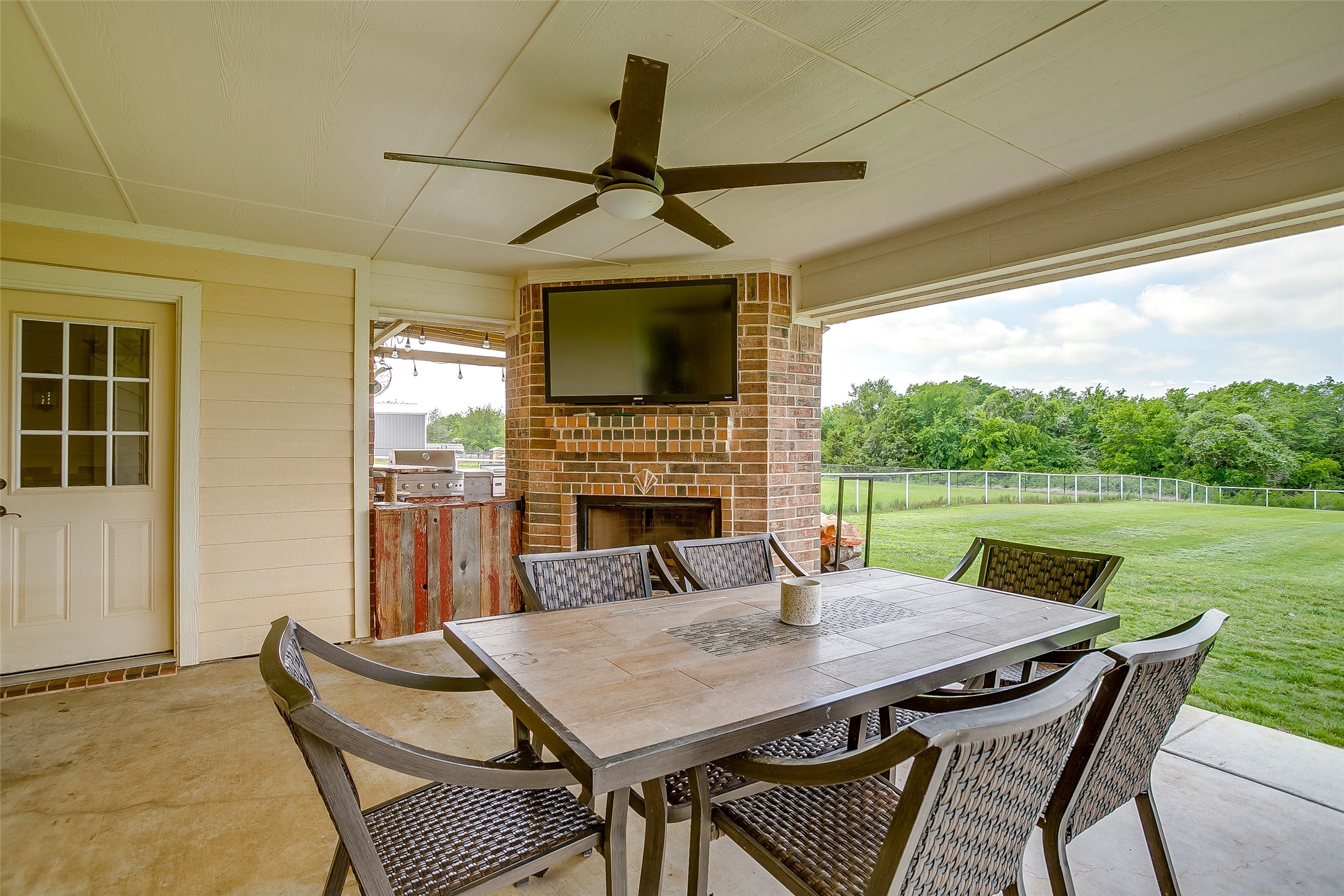 203 County Road 4221 Decatur TX 76234