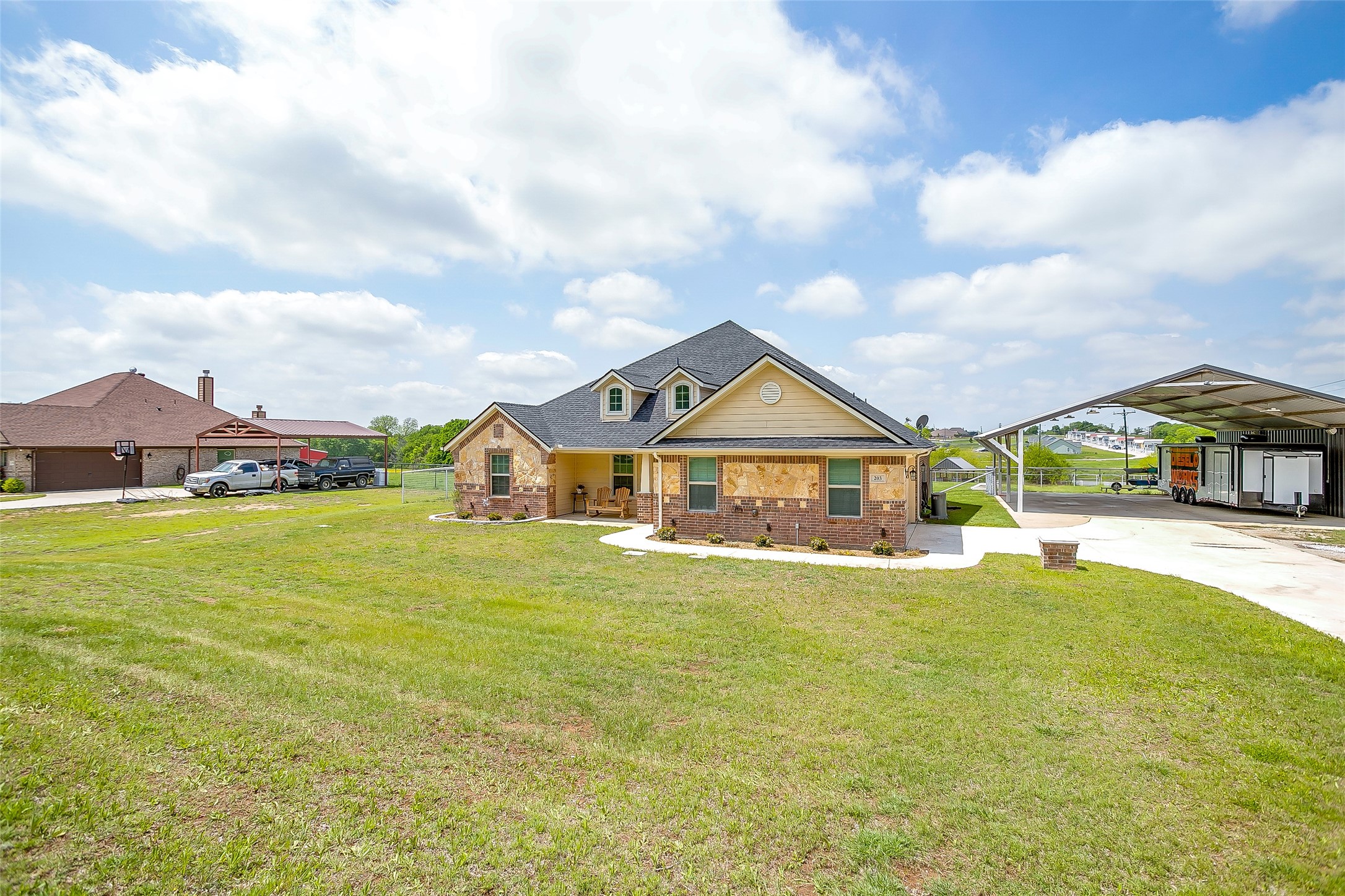 203 County Road 4221 Decatur TX 76234