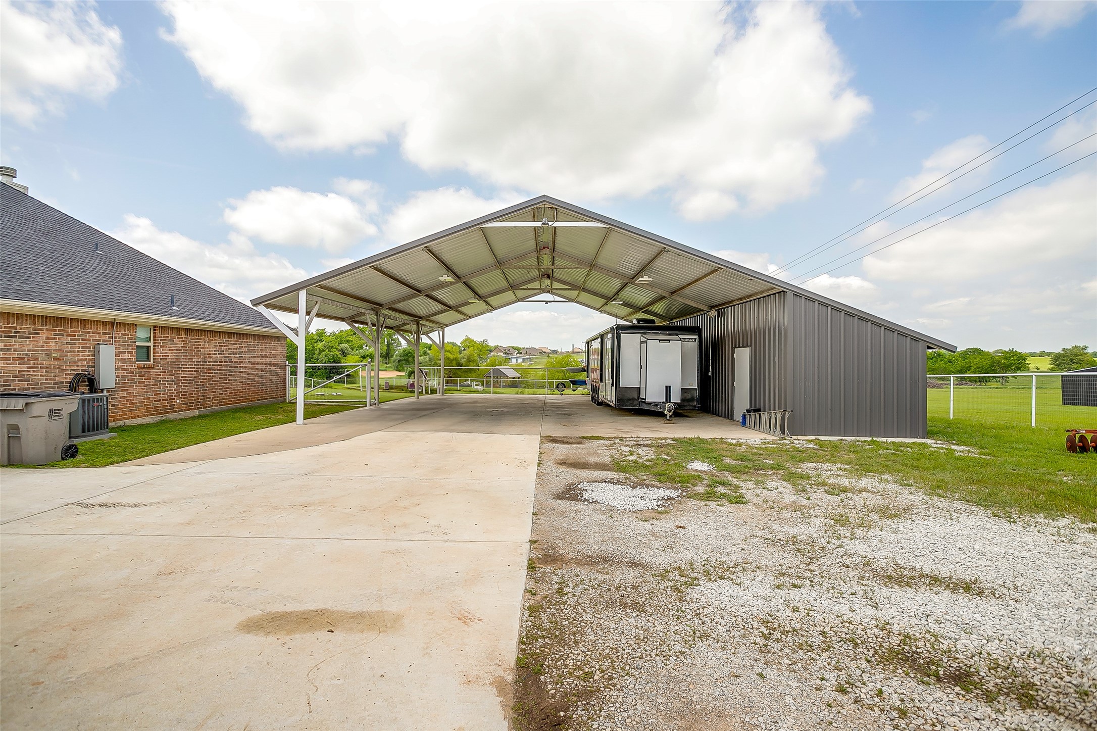 203 County Road 4221 Decatur TX 76234