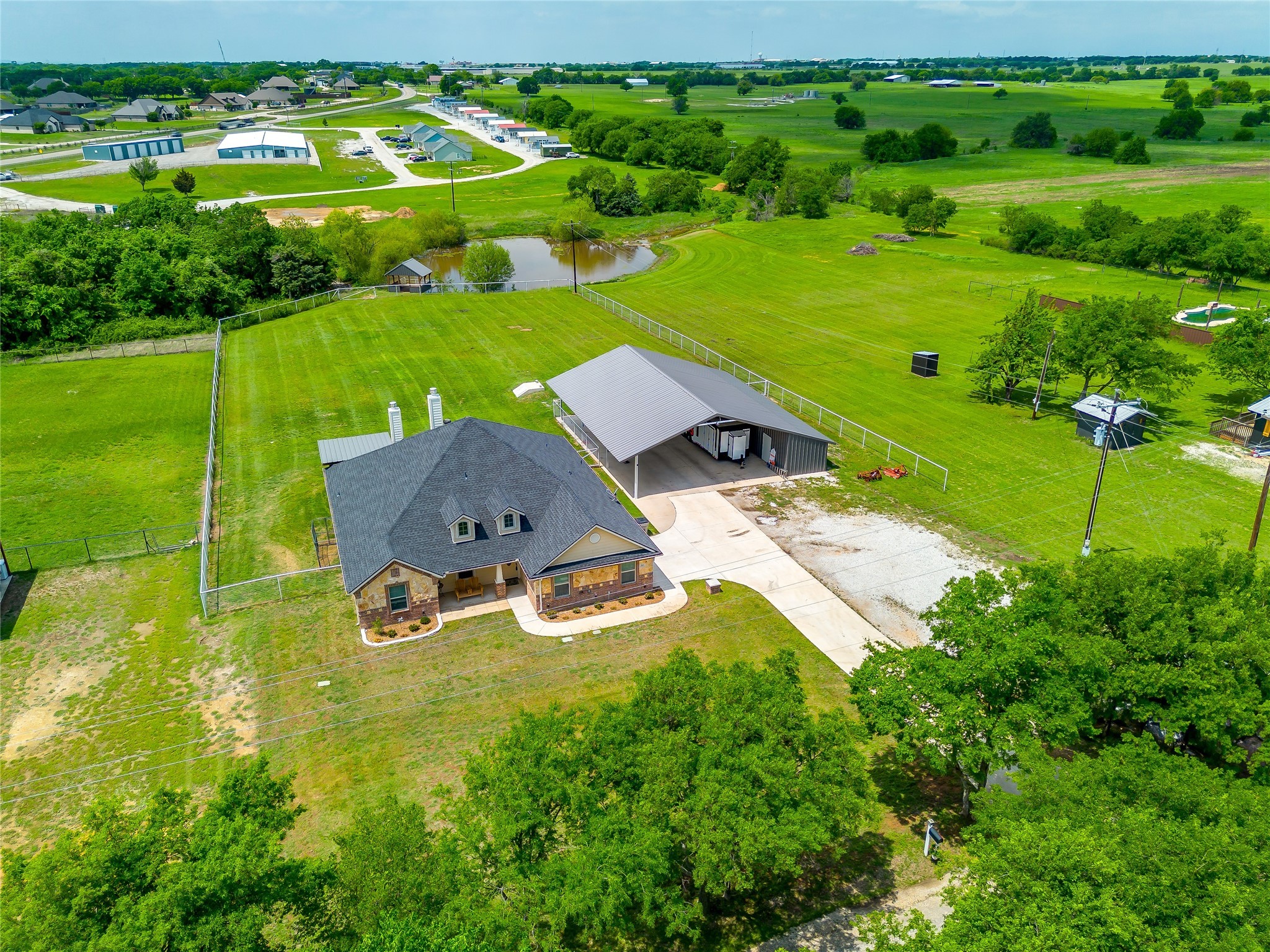 203 County Road 4221 Decatur TX 76234