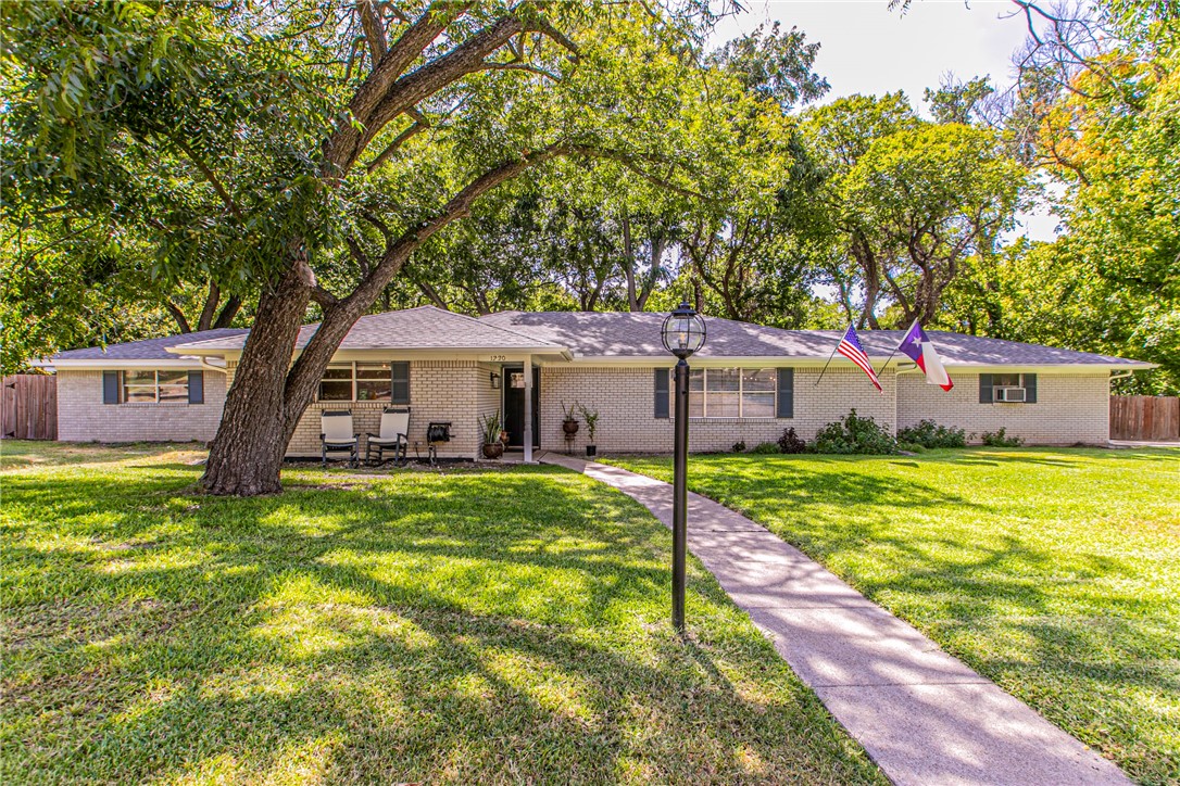1220 Wedgewood Drive Woodway TX 76712