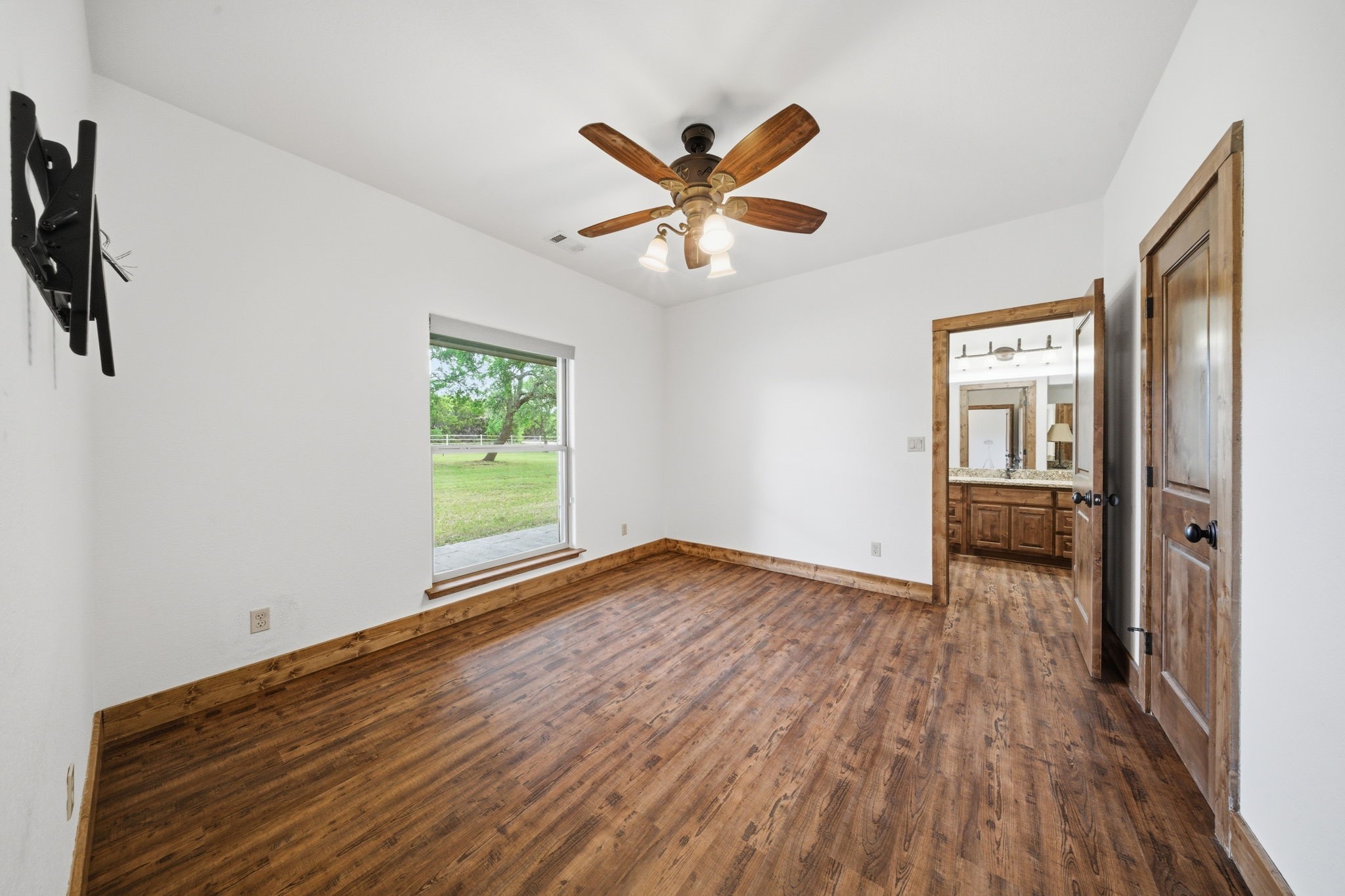 1632 County Road 4125 Iredell TX 76649