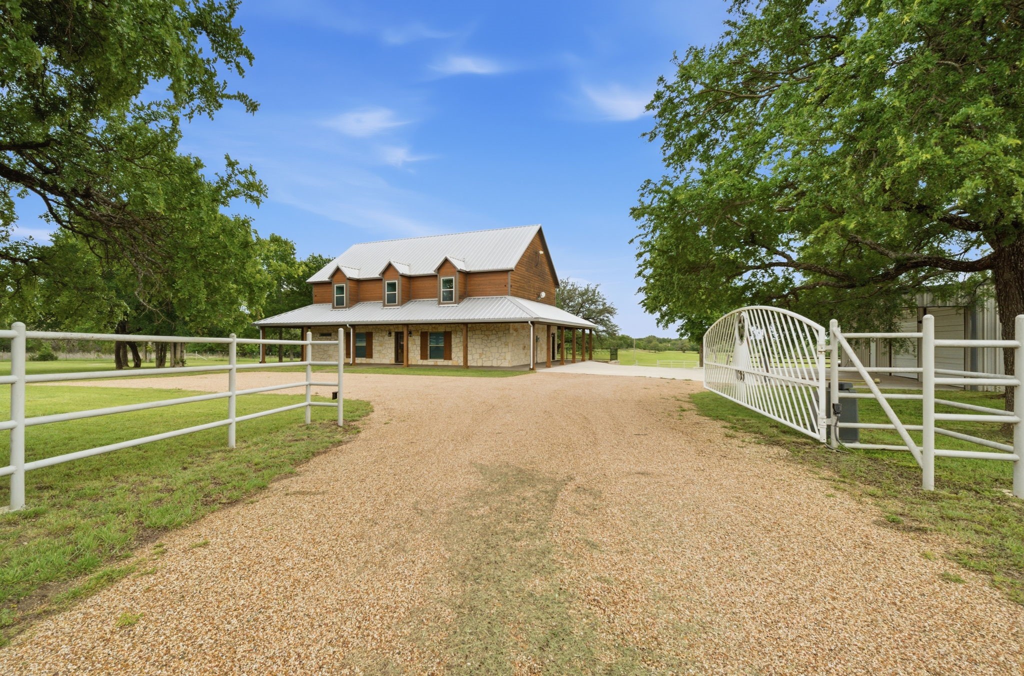 1632 County Road 4125 Iredell TX 76649