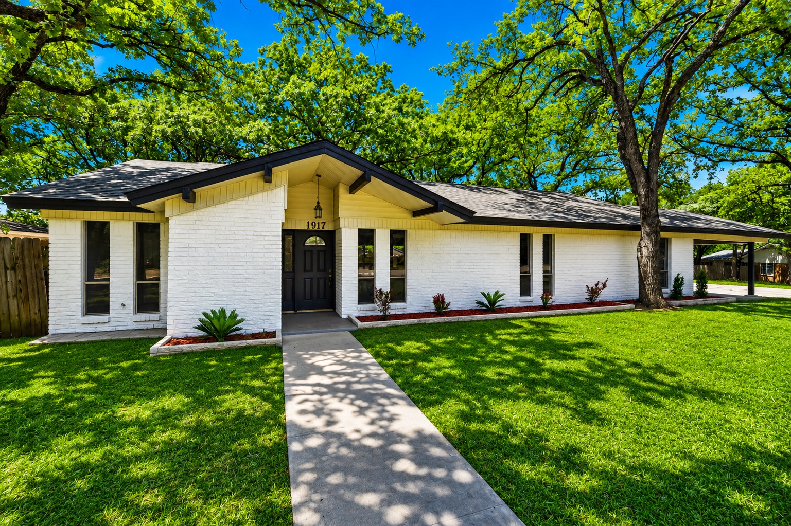 1917 Toplea Drive Euless TX 76040