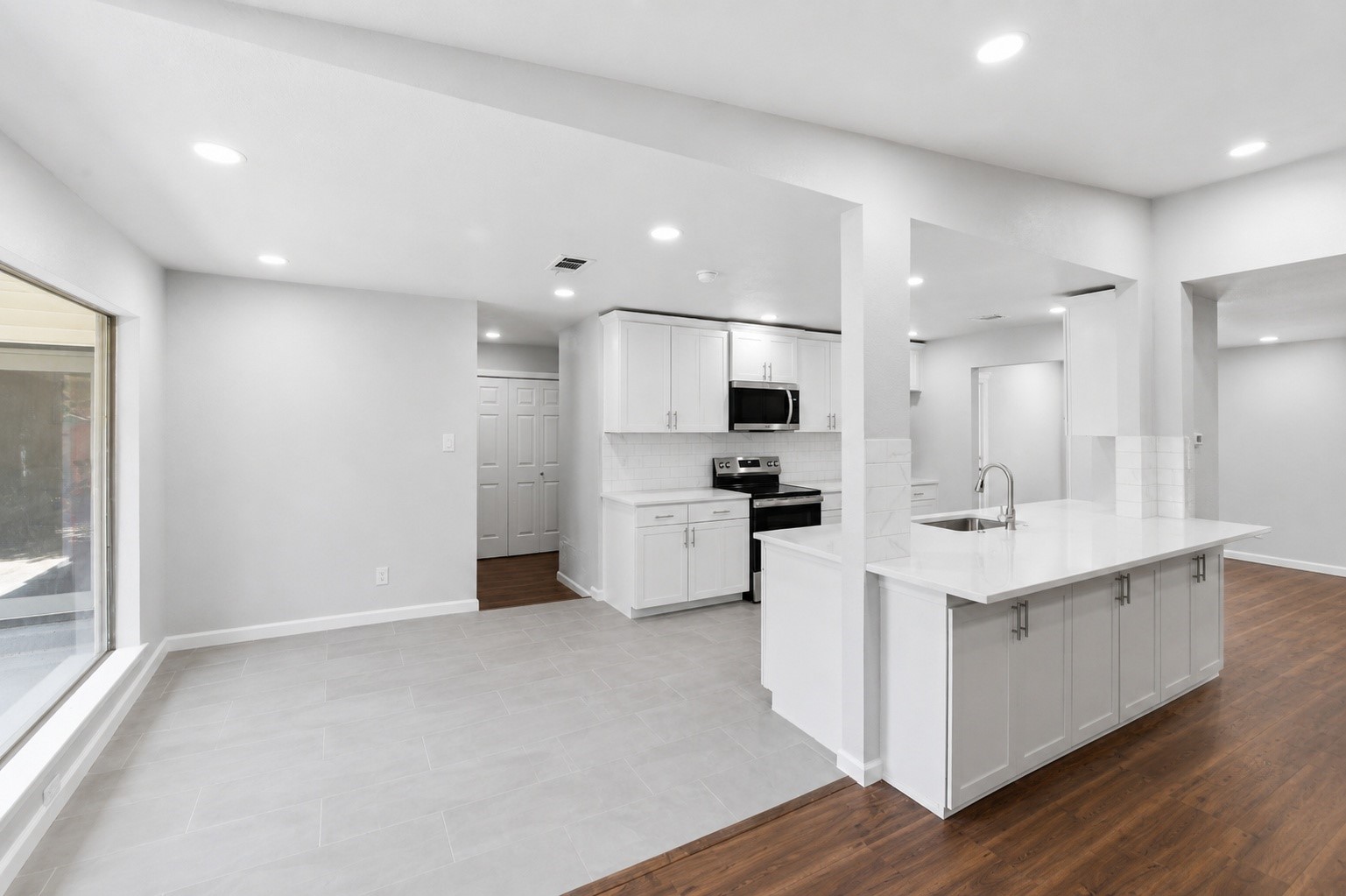 1917 Toplea Drive Euless TX 76040