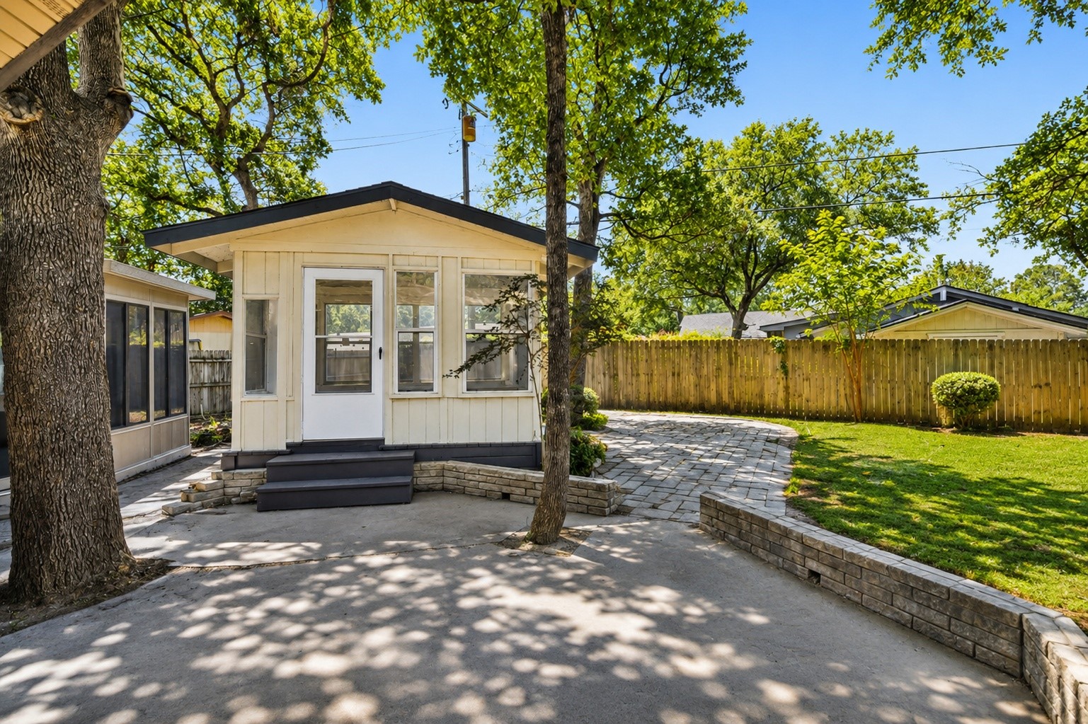 1917 Toplea Drive Euless TX 76040