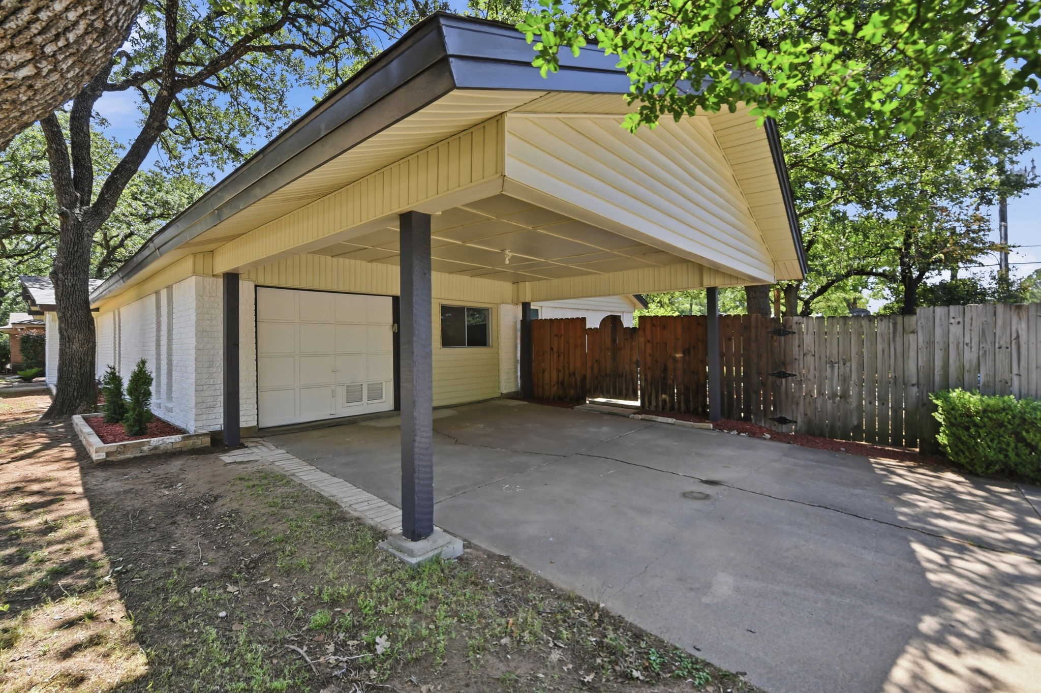 1917 Toplea Drive Euless TX 76040