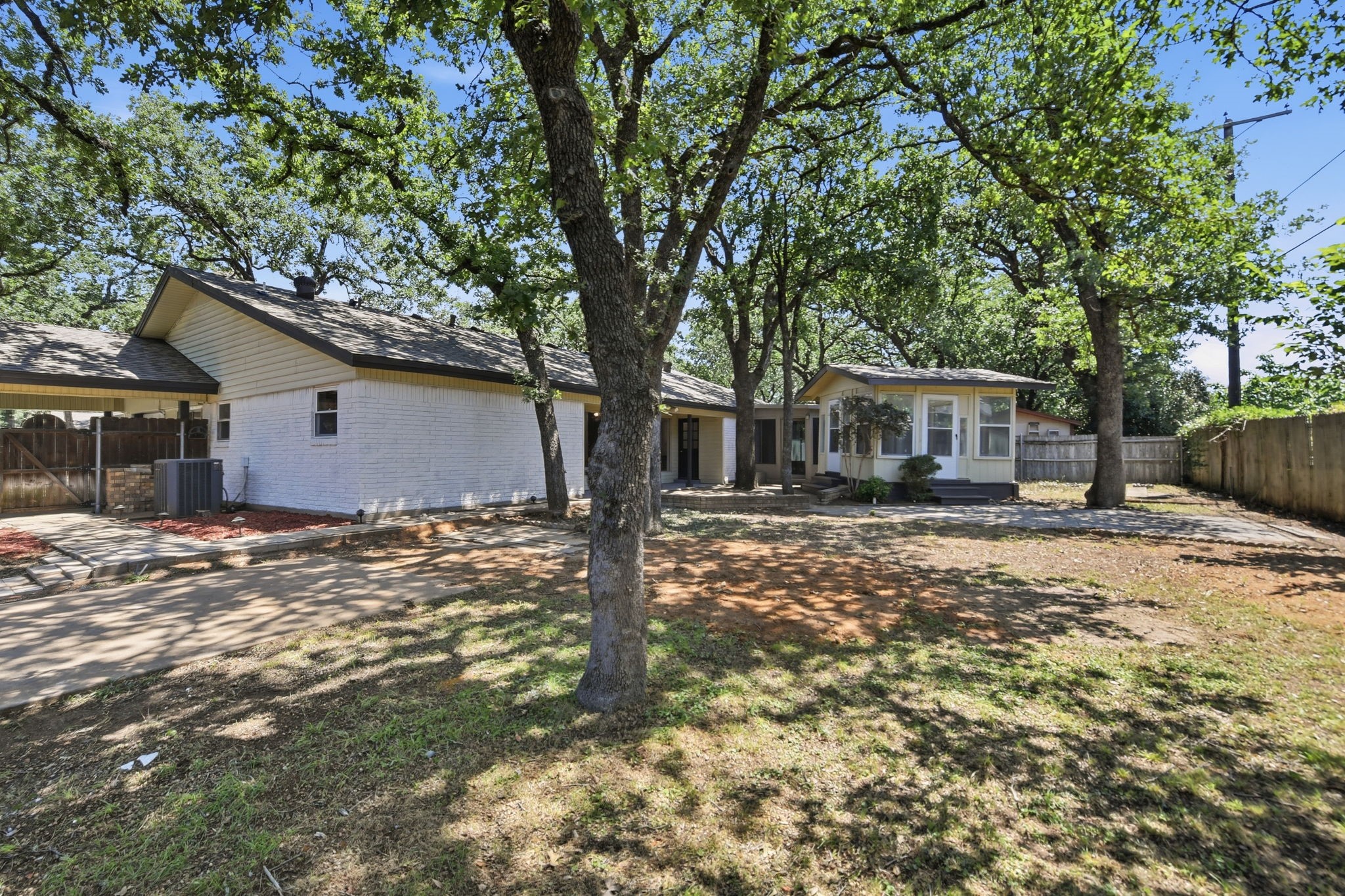 1917 Toplea Drive Euless TX 76040